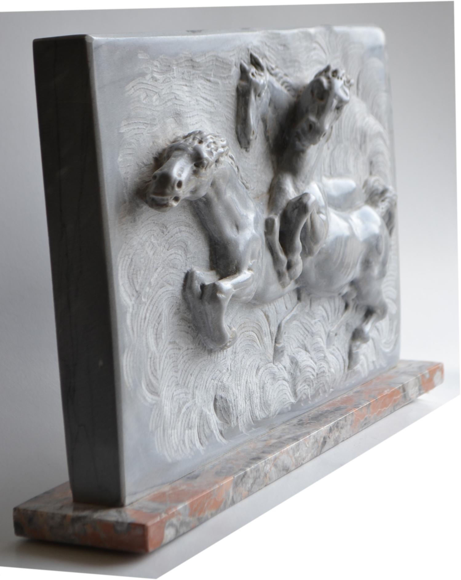 European High relief of running horses carved on Italian Bardiglio marble For Sale