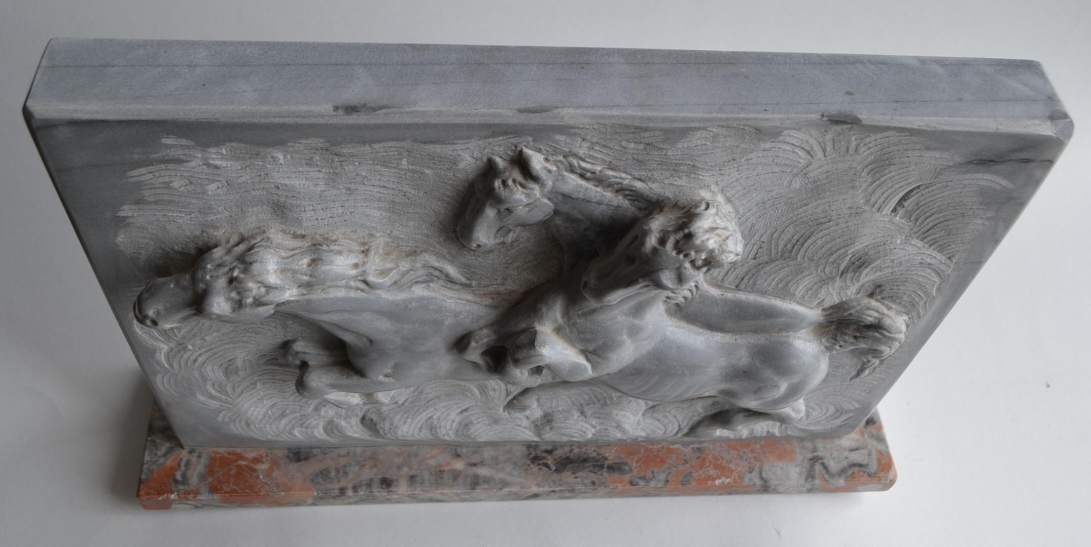 Late 20th Century High relief of running horses carved on Italian Bardiglio marble For Sale