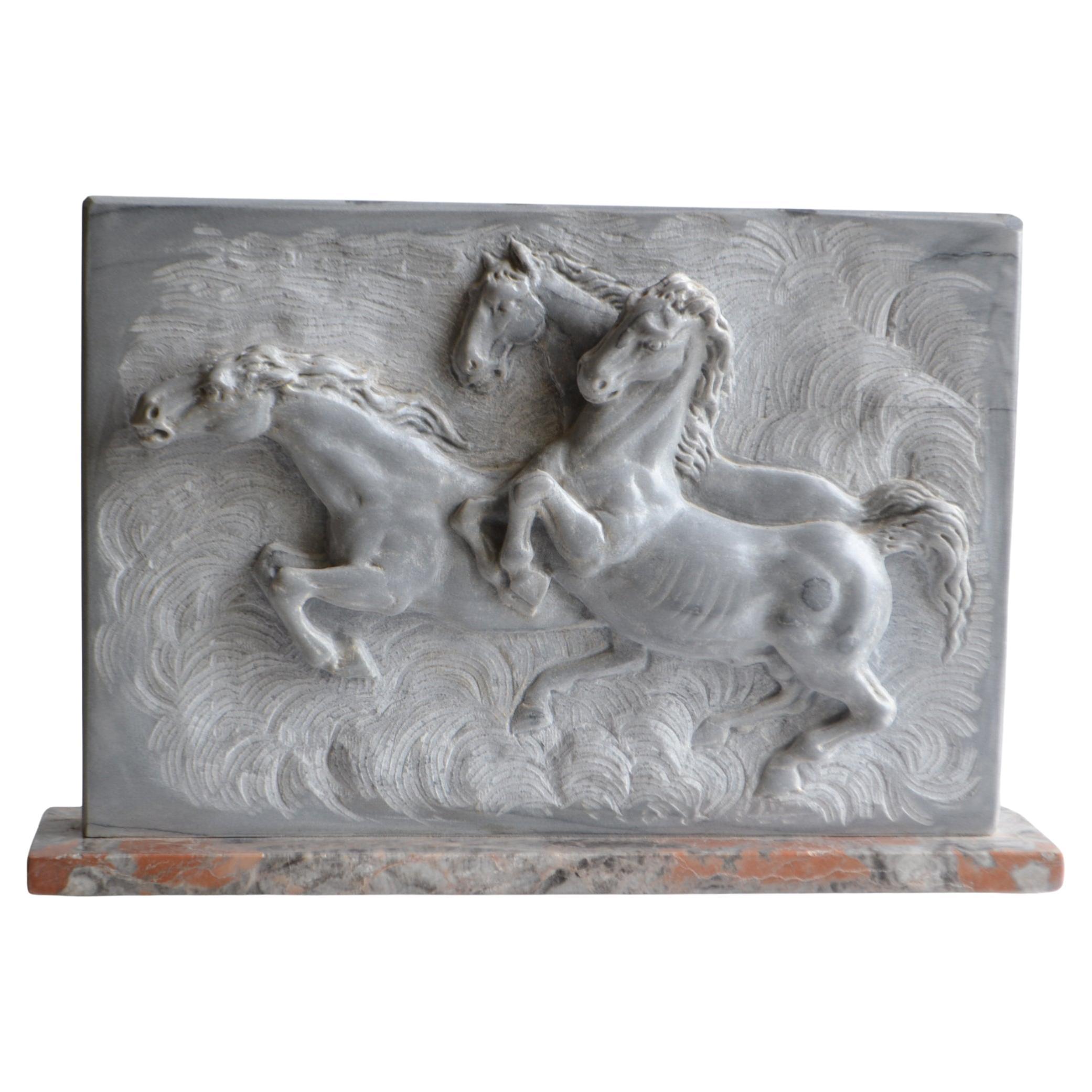 High relief of running horses carved on Italian Bardiglio marble For Sale