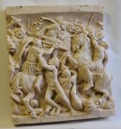 Altorilievo (frammento), di battaglia romana su marmo bianco di Carrara