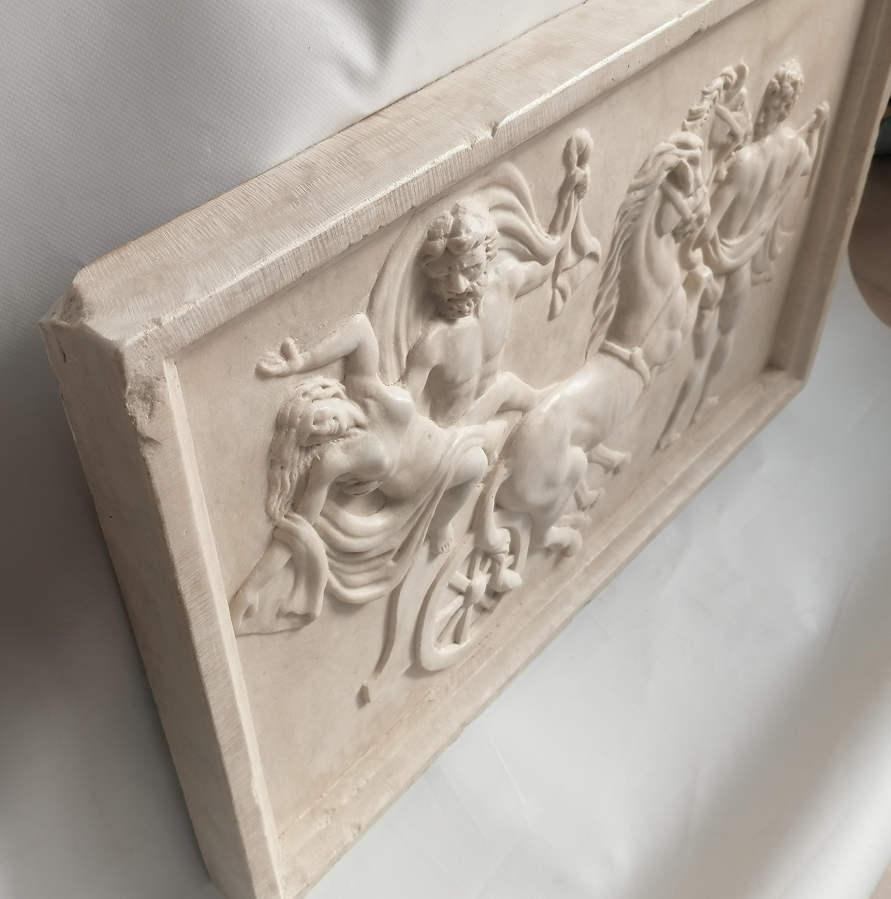 Fait main Haut-relief en marbre - Viol de Proserpine - fabriqué en Italie en vente