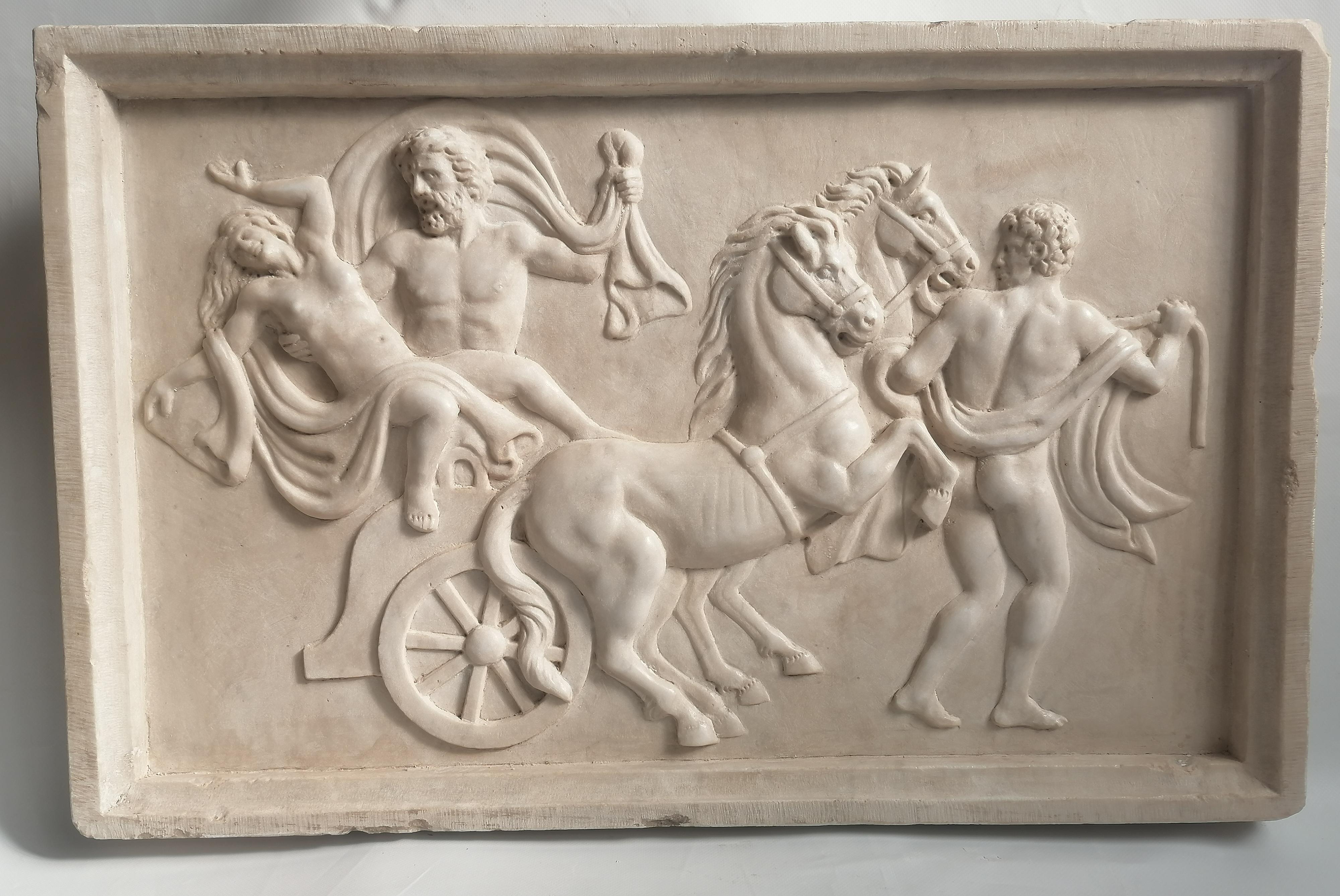 Haut-relief en marbre - Viol de Proserpine - fabriqué en Italie Bon état - En vente à Tarquinia, IT