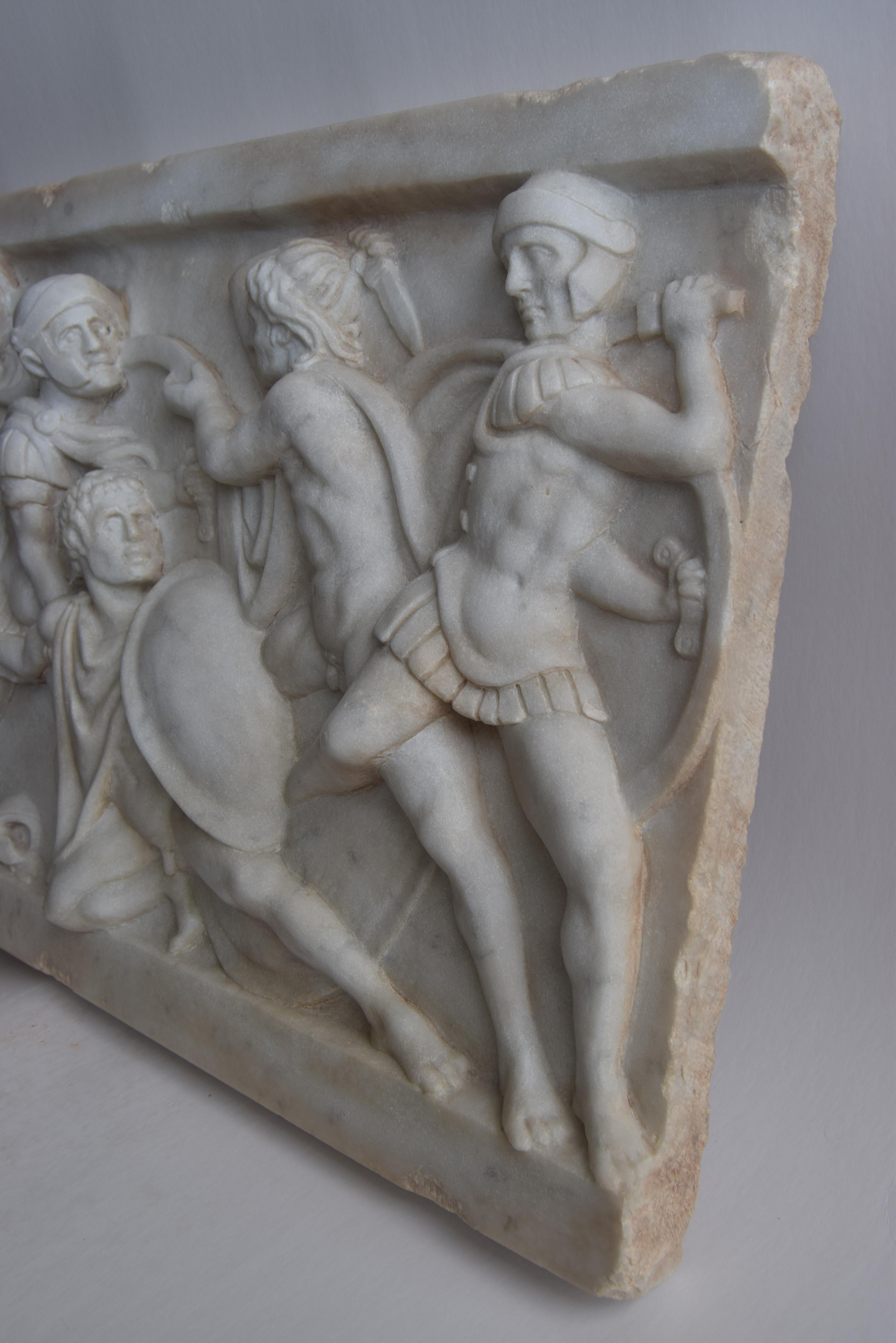 Hochrelief auf weißem Carrara-Marmor, 