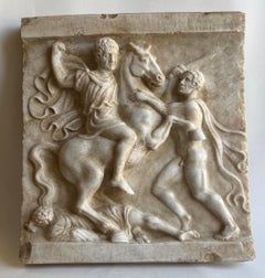 Hochrelief aus weißem Carrara-Marmor – „Schlacht mit Reiter“ – Made in Italy