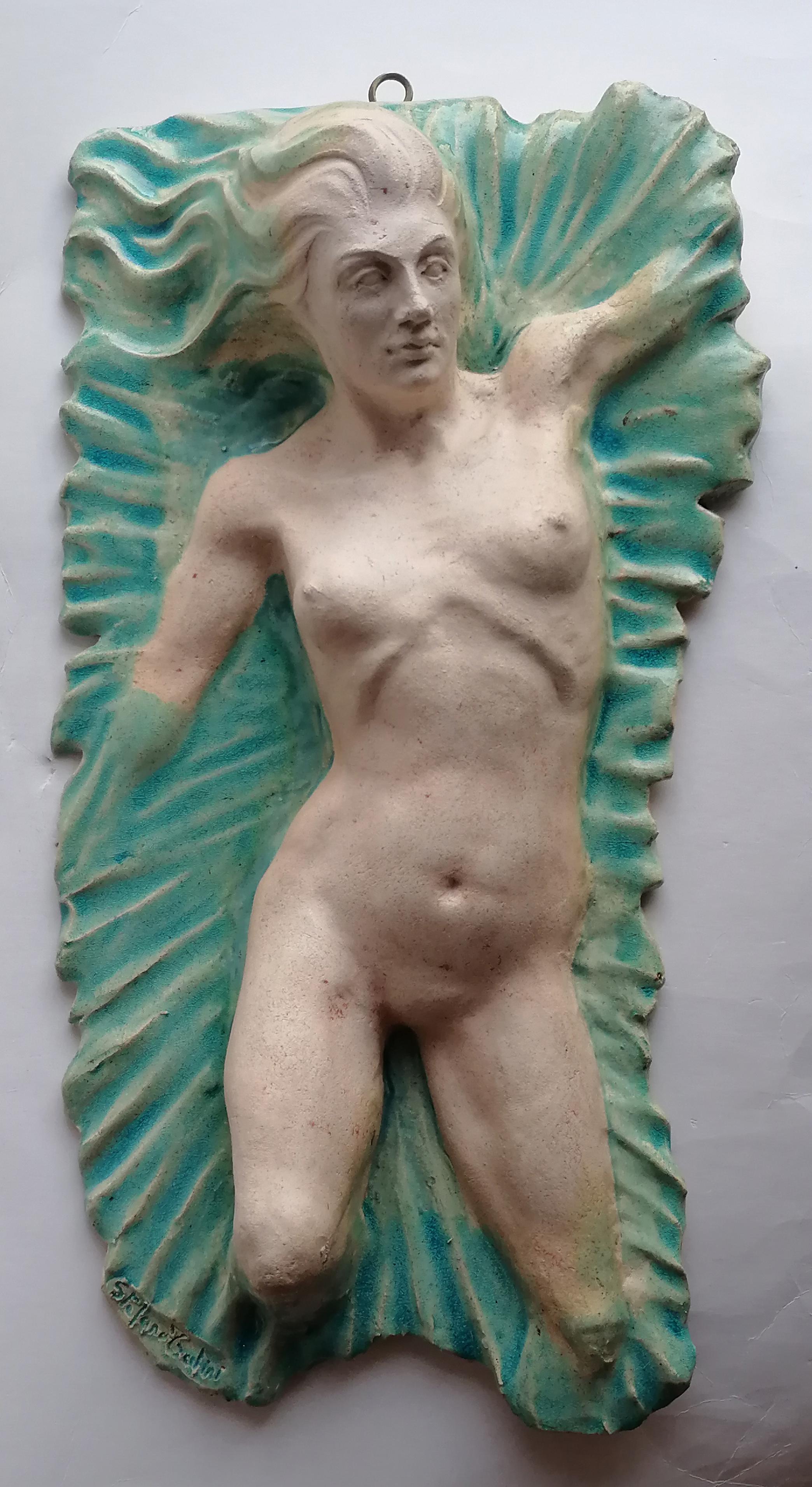 Altorrelieve sobre cerámica refractaria clara - desnudo de mujer - hecho en Italia Hecho a mano en venta