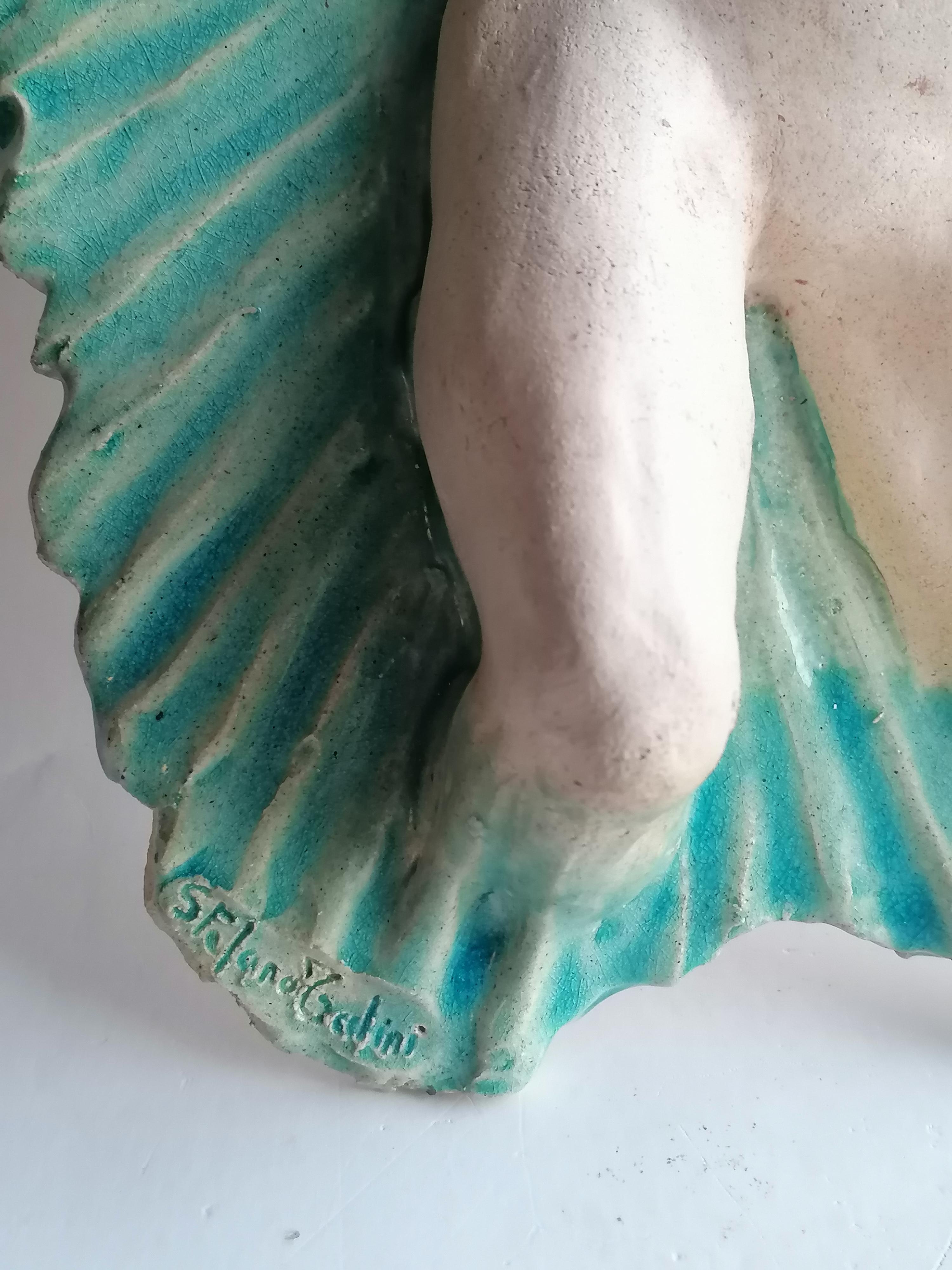 Altorrelieve sobre cerámica refractaria clara - desnudo de mujer - hecho en Italia Contemporáneo en venta