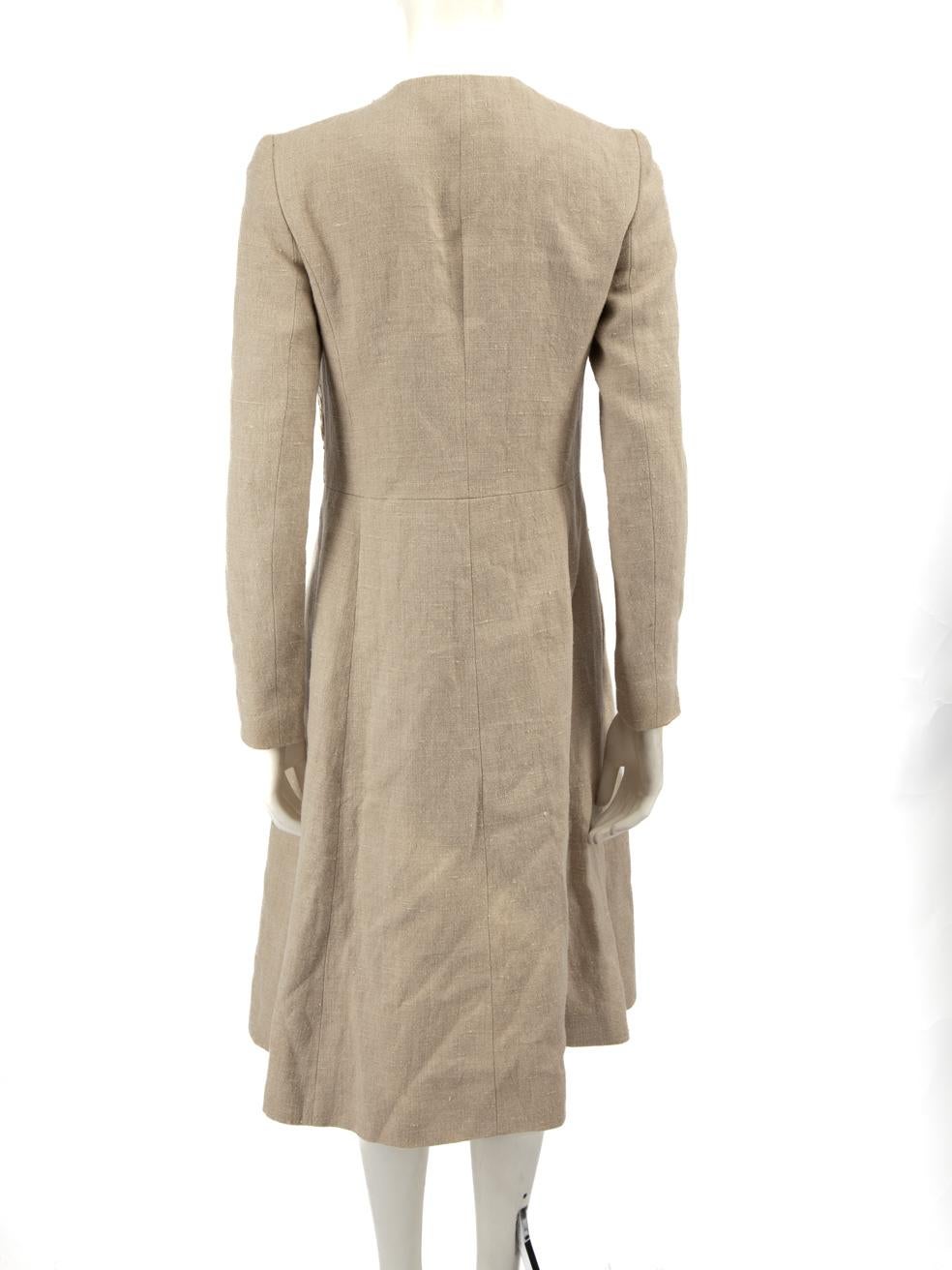 Beige Altuzarra Cappotto lungo in lino beige con dettaglio bottoni taglia S in vendita