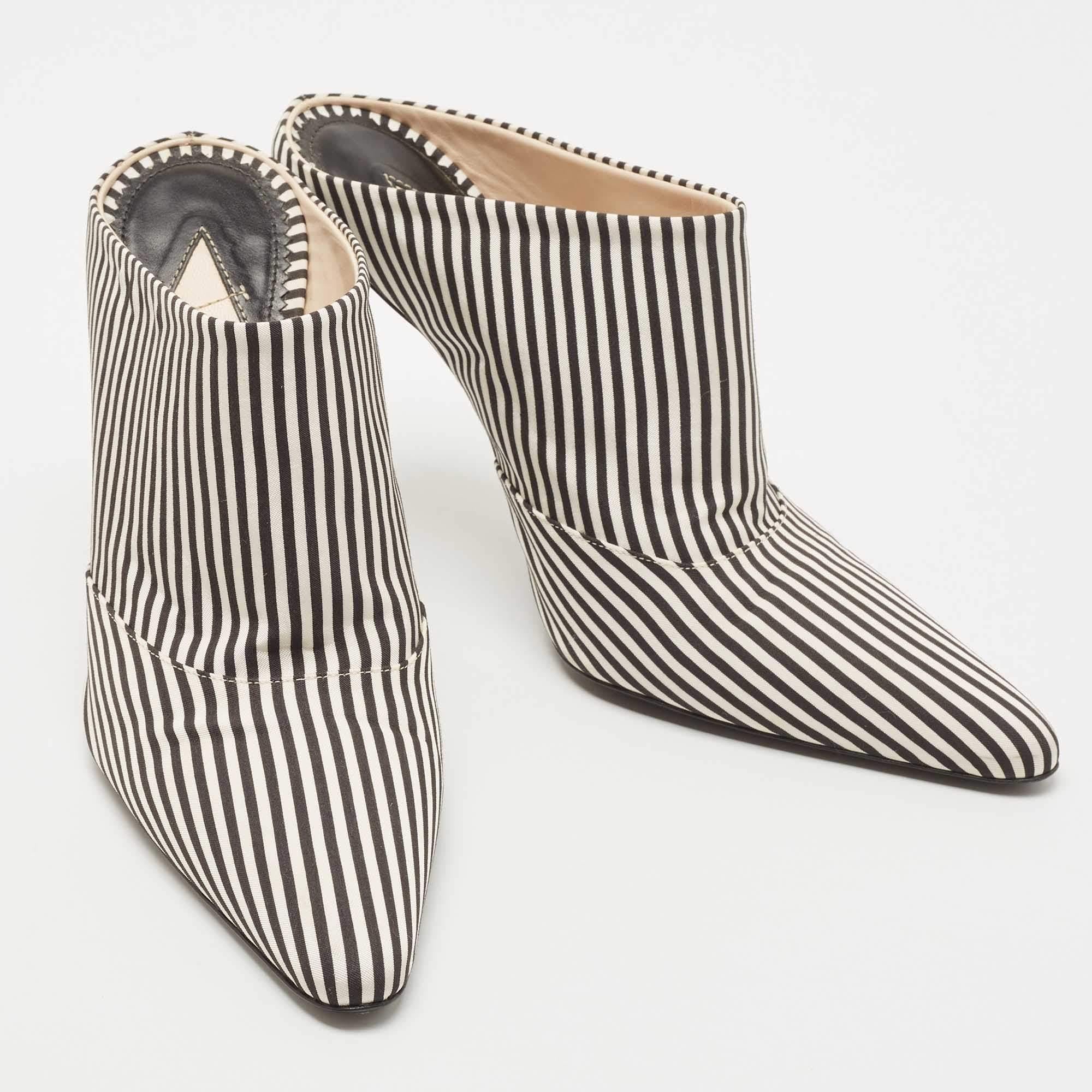 Altuzarra Black/White Fabric Striped Mules Size 38.5 In Good Condition For Sale In Dubai, Al Qouz 2