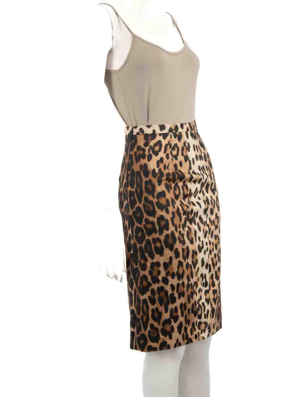 CONDITION is Very good. Hardly any visible wear to skirt is evident on this used Altuzarradesigner resale item.
 
 Details
 Brown
 Cotton
 Skirt
 Leopard print
 Knee length
 Figure hugging fit
 Back zip and hook fastening
 
 Made in Italy
 

