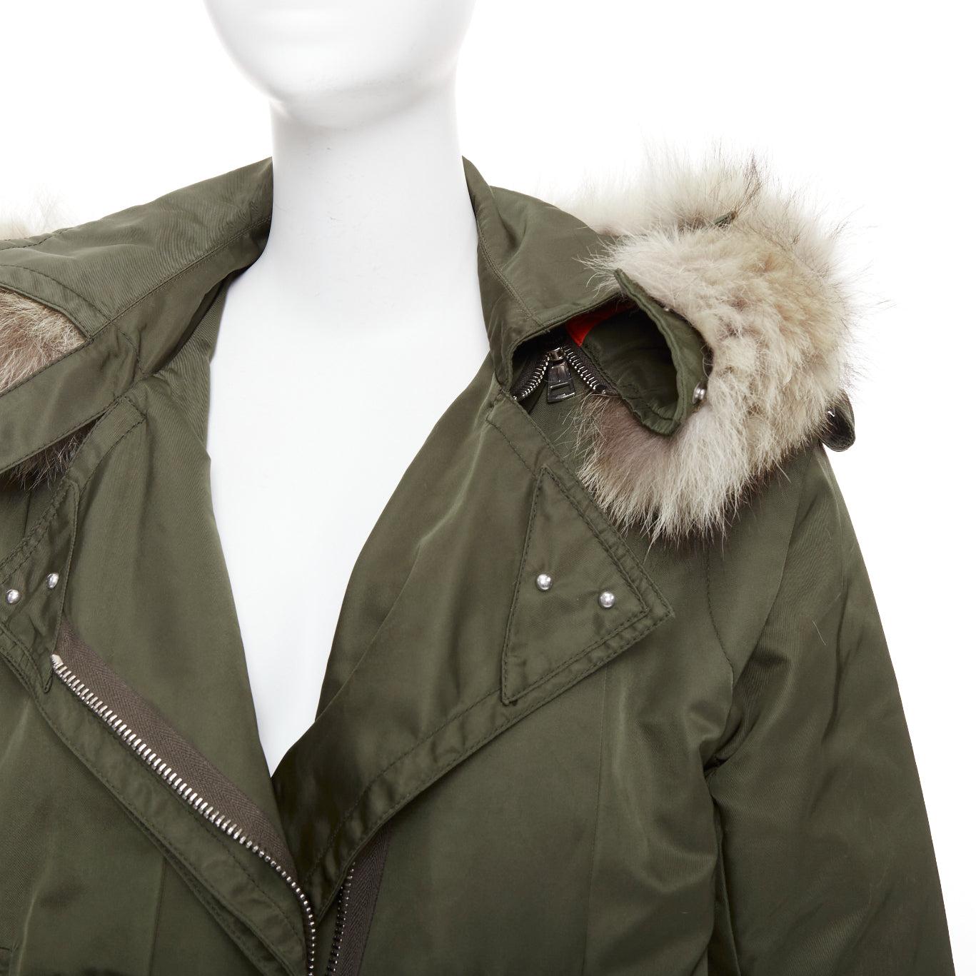 ALTUZARRA Parka utilitaria de Chipre con capucha ribeteada en piel y hebilla de nailon verde FR36 S
Referencia: VACN/A00085
Marca: Altuzarra
Model No: Chipre
Material: Piel, Nylon
Color: Verde, Beige
Patrón: Sólido
Cierre: cremallera
Forro: Tejido