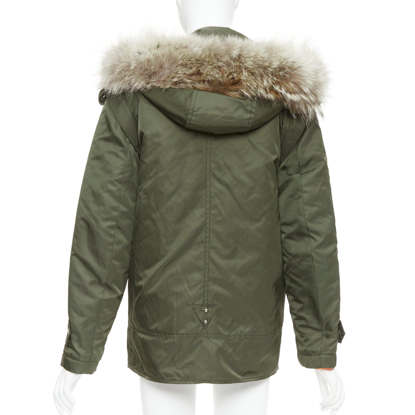 ALTUZARRA Parka utilitaria de Chipre con capucha ribeteada en piel y hebilla de nailon verde FR36 S en venta 1
