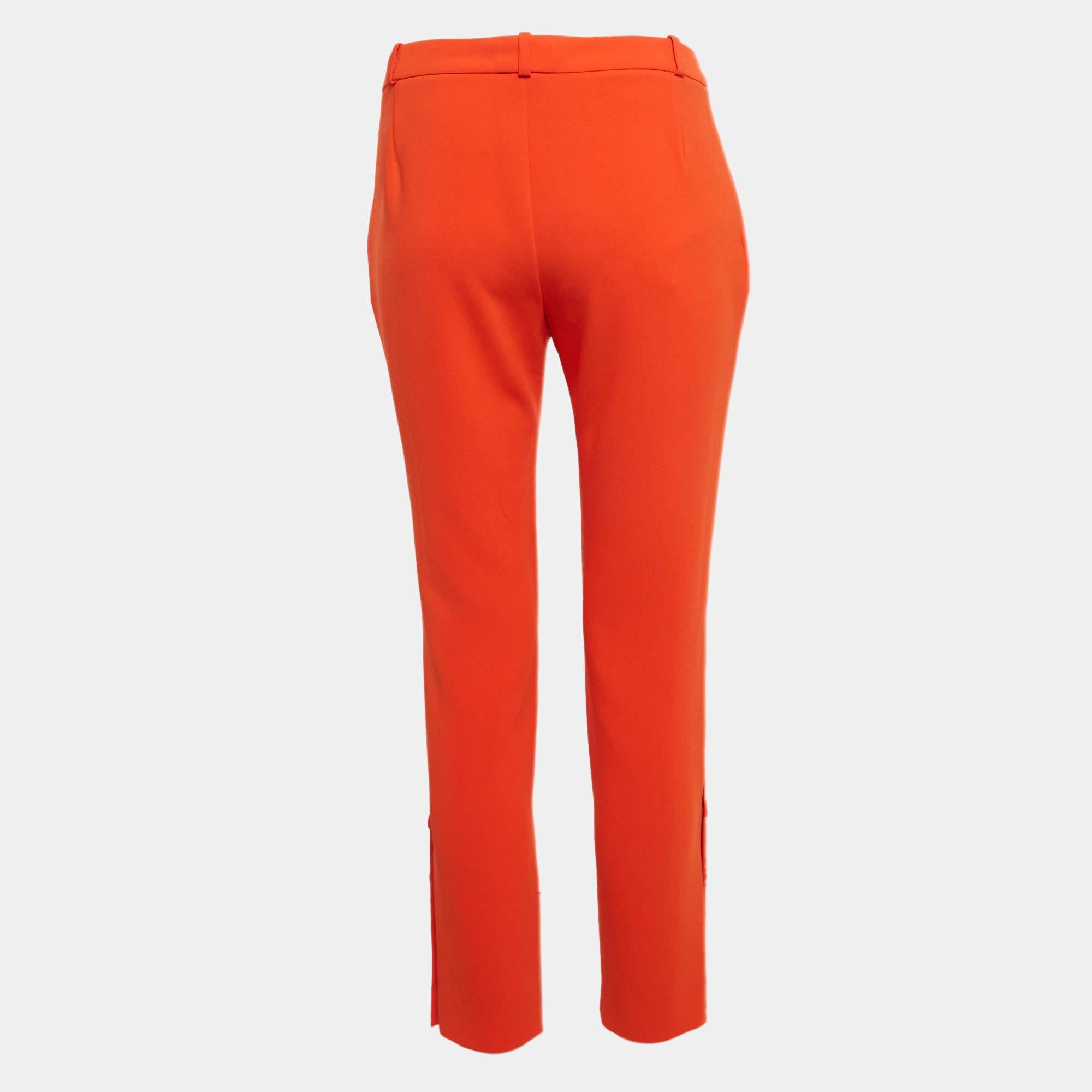 Wie stilvoll und edel ist diese Hose? Aus hochwertigen Stoffen gefertigt und in einer tollen Passform gestaltet  Ergänzen Sie diese Hose mit einem schicken Crop-Top.