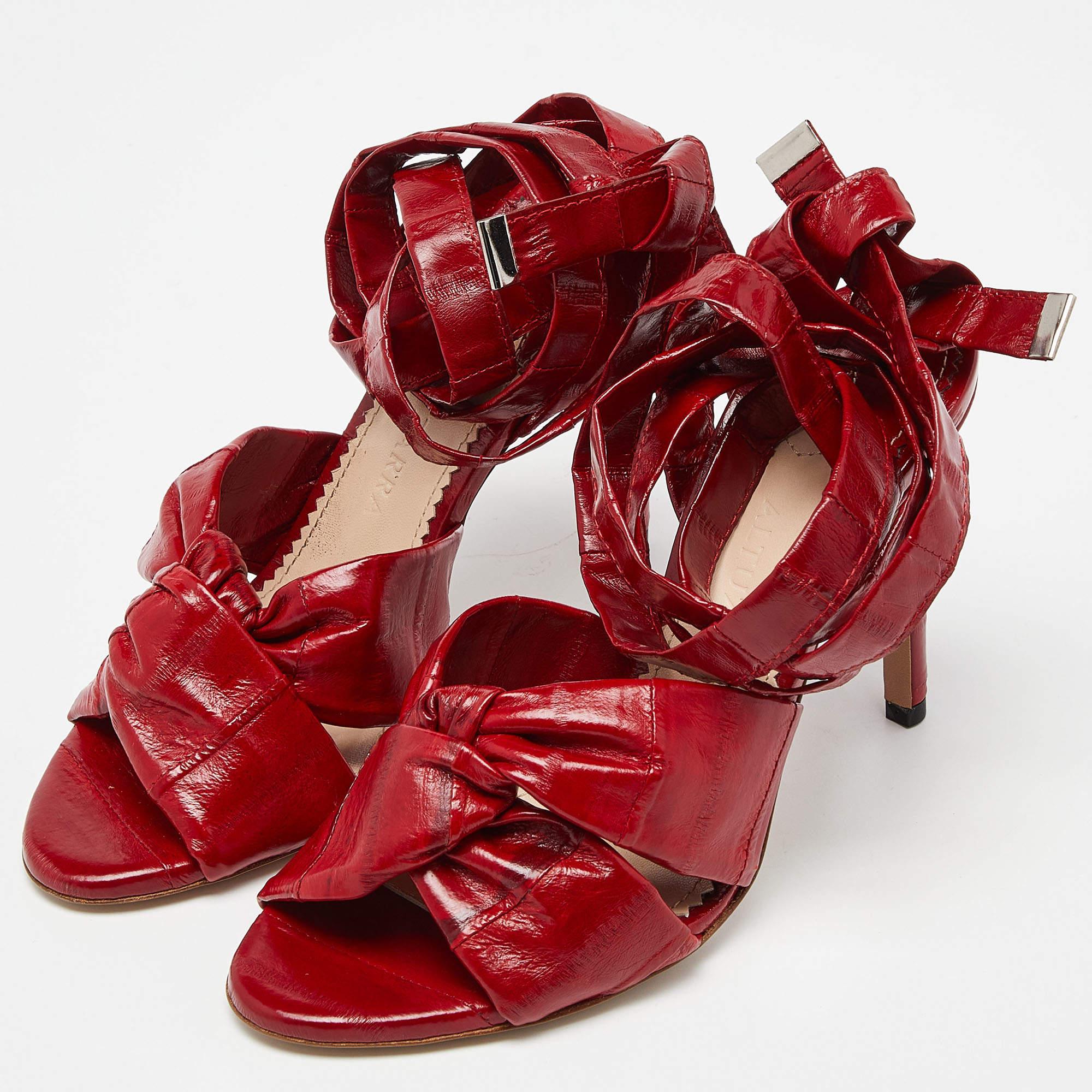 Altuzarra Red Eel Leather 'Zuni' Knotted Sandals Size 35 In New Condition For Sale In Dubai, Al Qouz 2