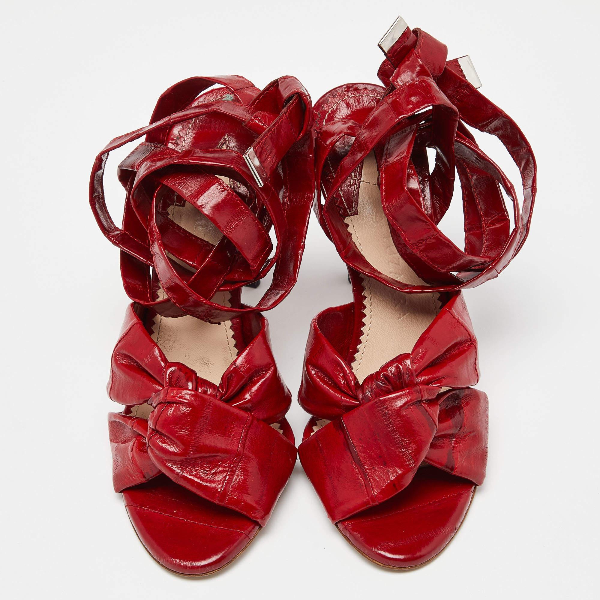 Women's Altuzarra Red Eel Leather 'Zuni' Knotted Sandals Size 35 For Sale
