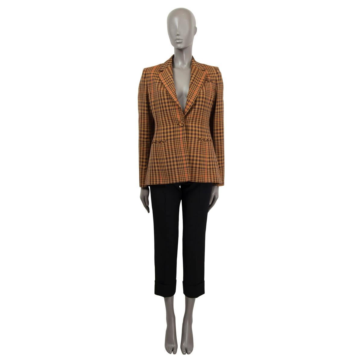 100% authentic Altuzarra checked and fitted blazer jacket in ochre, brown, orange and burgundy wool (54%), polyester (46%). The design opens with one button, has two front slit pockets, one chest pocket and a box pleat at the back. Lined in black