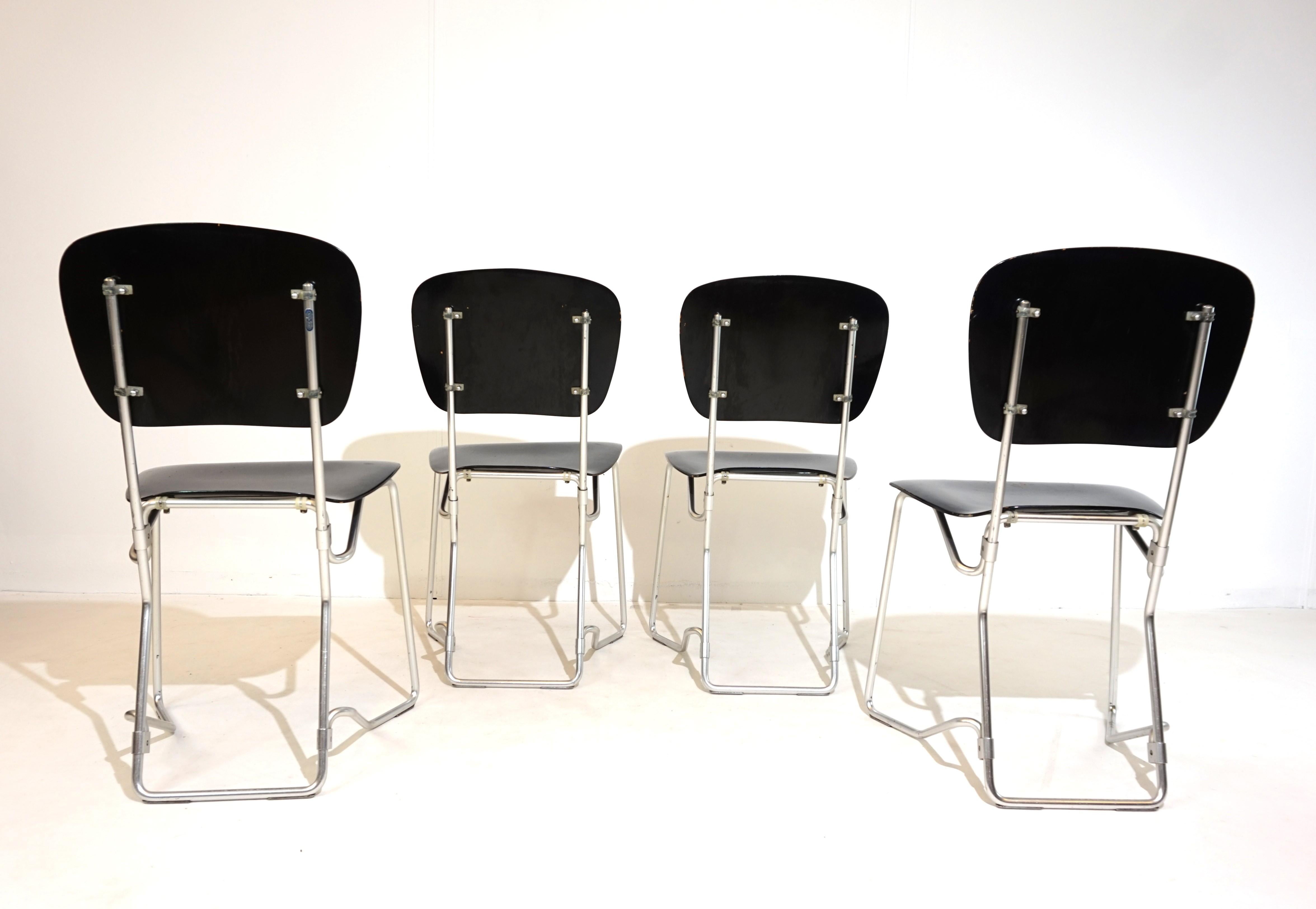 Milieu du XXe siècle Ensemble de 4 chaises empilables Aluflex d'Armin Wirth pour Ph. Zieringer en vente