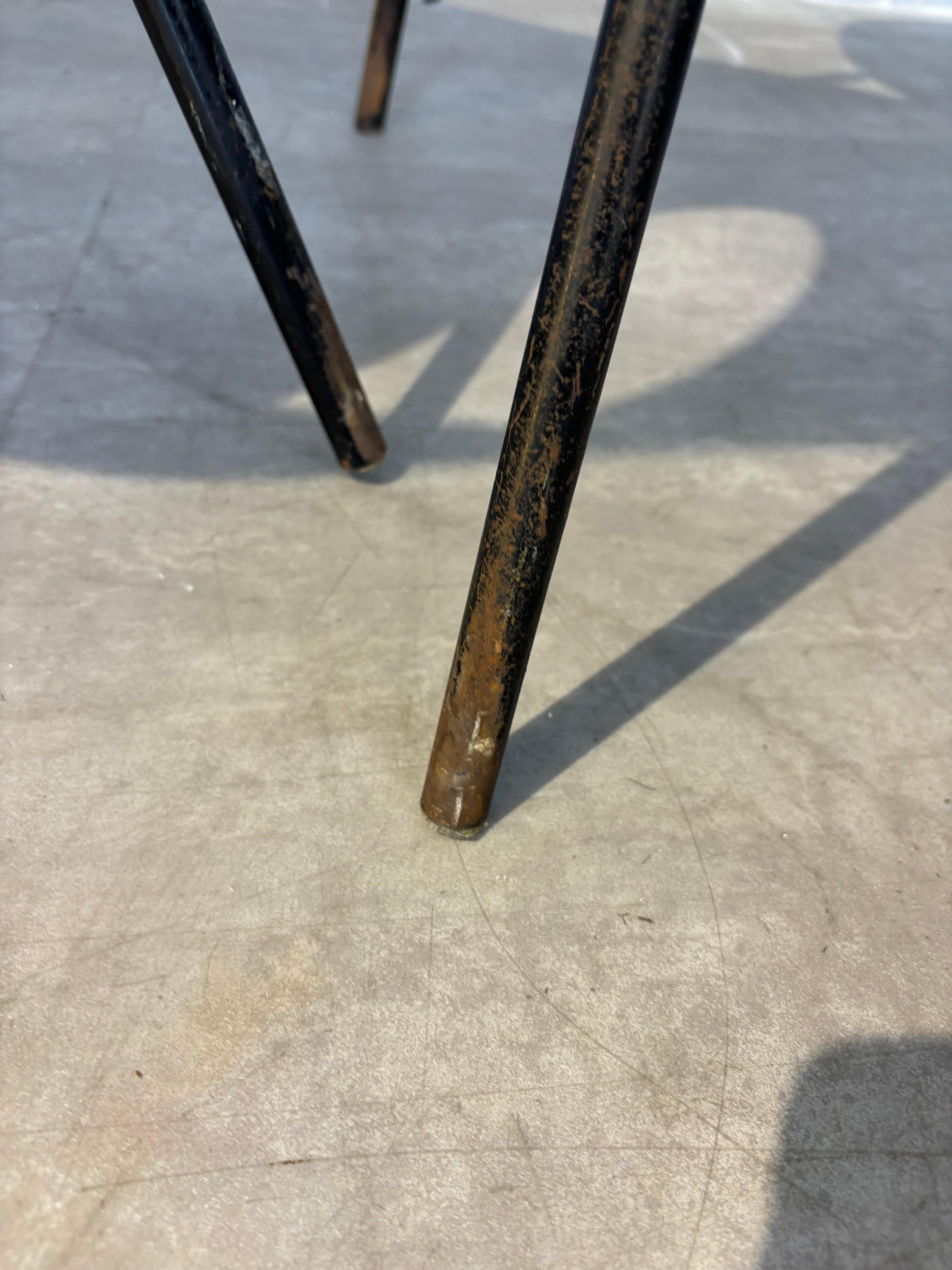Sillas tulipán de aluminio de Pierre Guariche steiner édition en venta 12