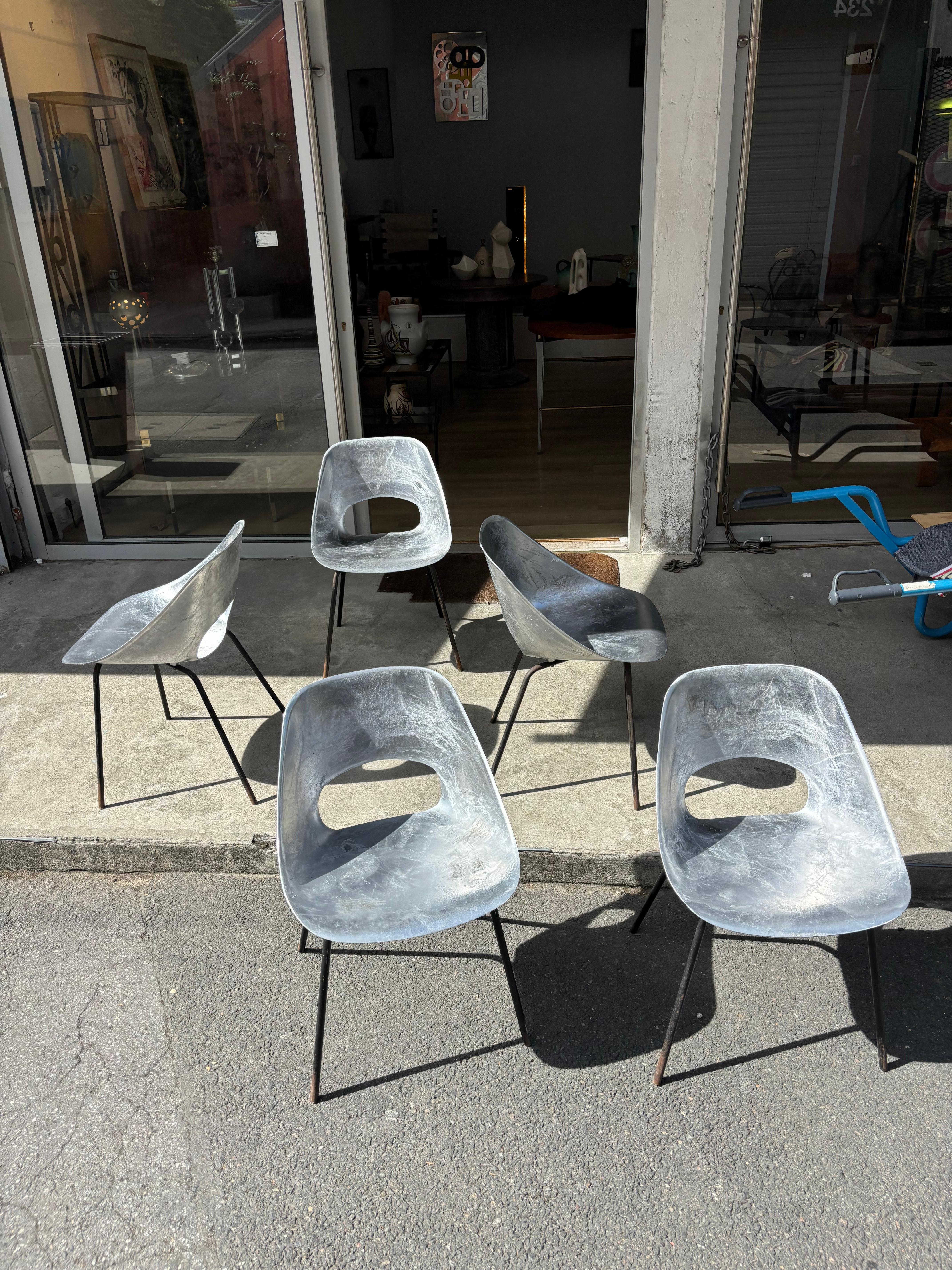 Sillas tulipán de aluminio de Pierre Guariche steiner édition Francés en venta