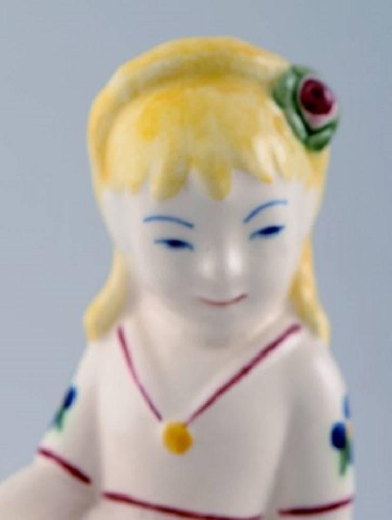 Aluminia, Denmark, rare childcare figure of the shepherdess from 1954.
Measures: Height 16 cm.
Perfect condition.
Stamped.