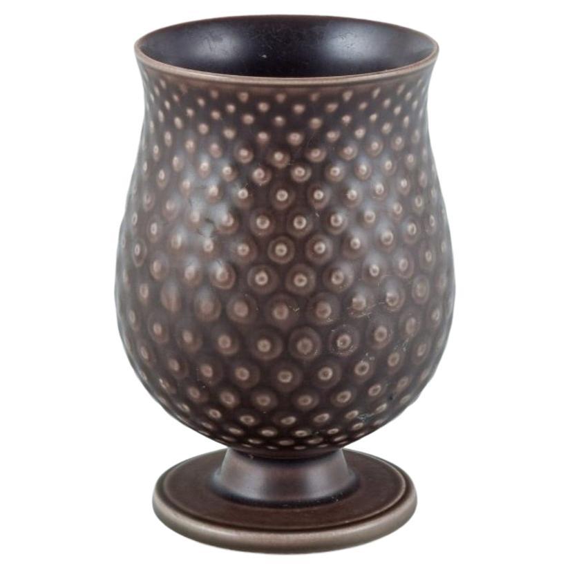 Vaso in maiolica di Aluminia. Design modernista. Smalto nei toni del marrone.