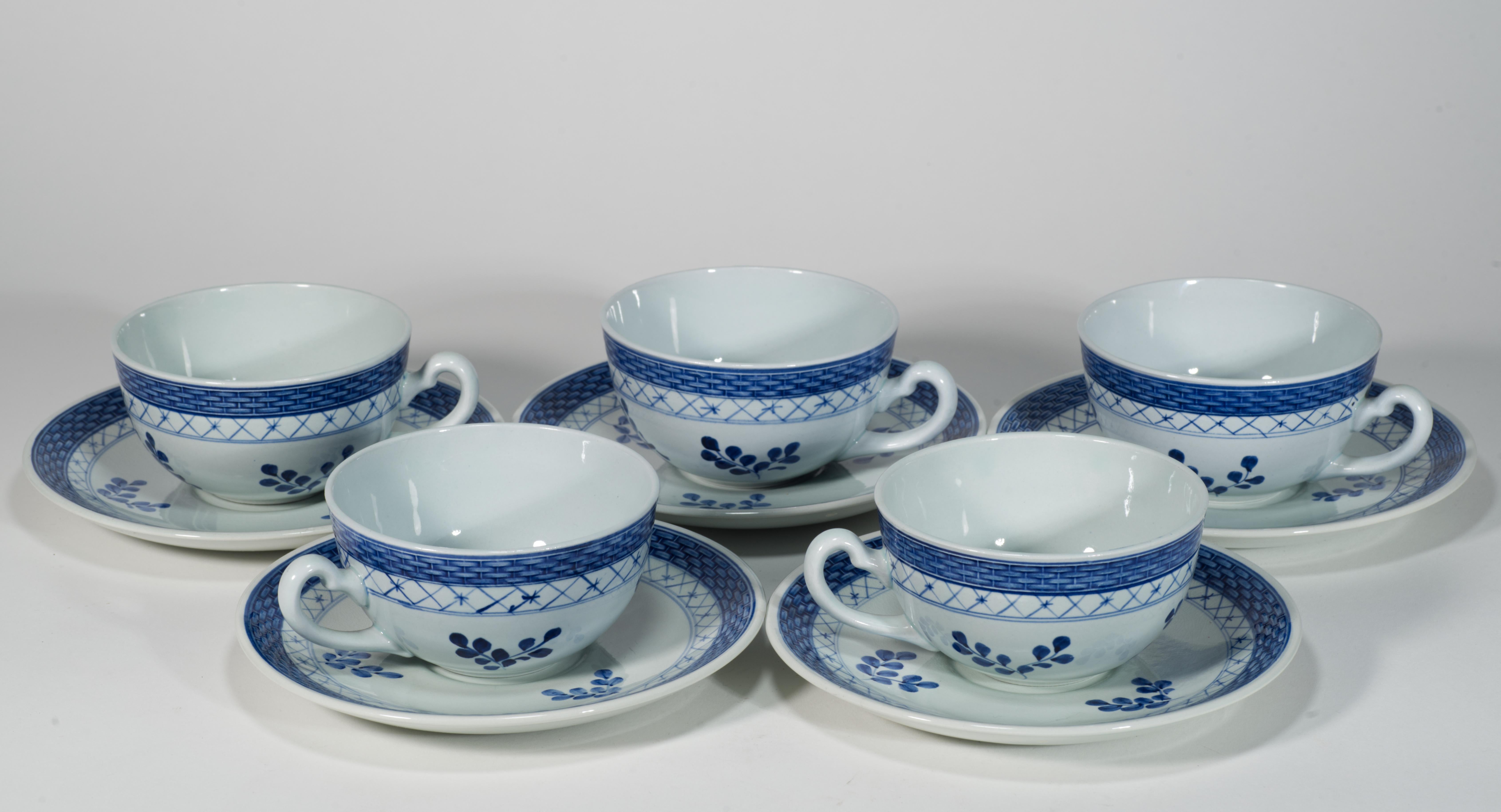 Scandinavian Modern Aluminia Royal Copenhagen Set of 5 Tranquebar Cups and Saucers, 1914-1969 For Sale