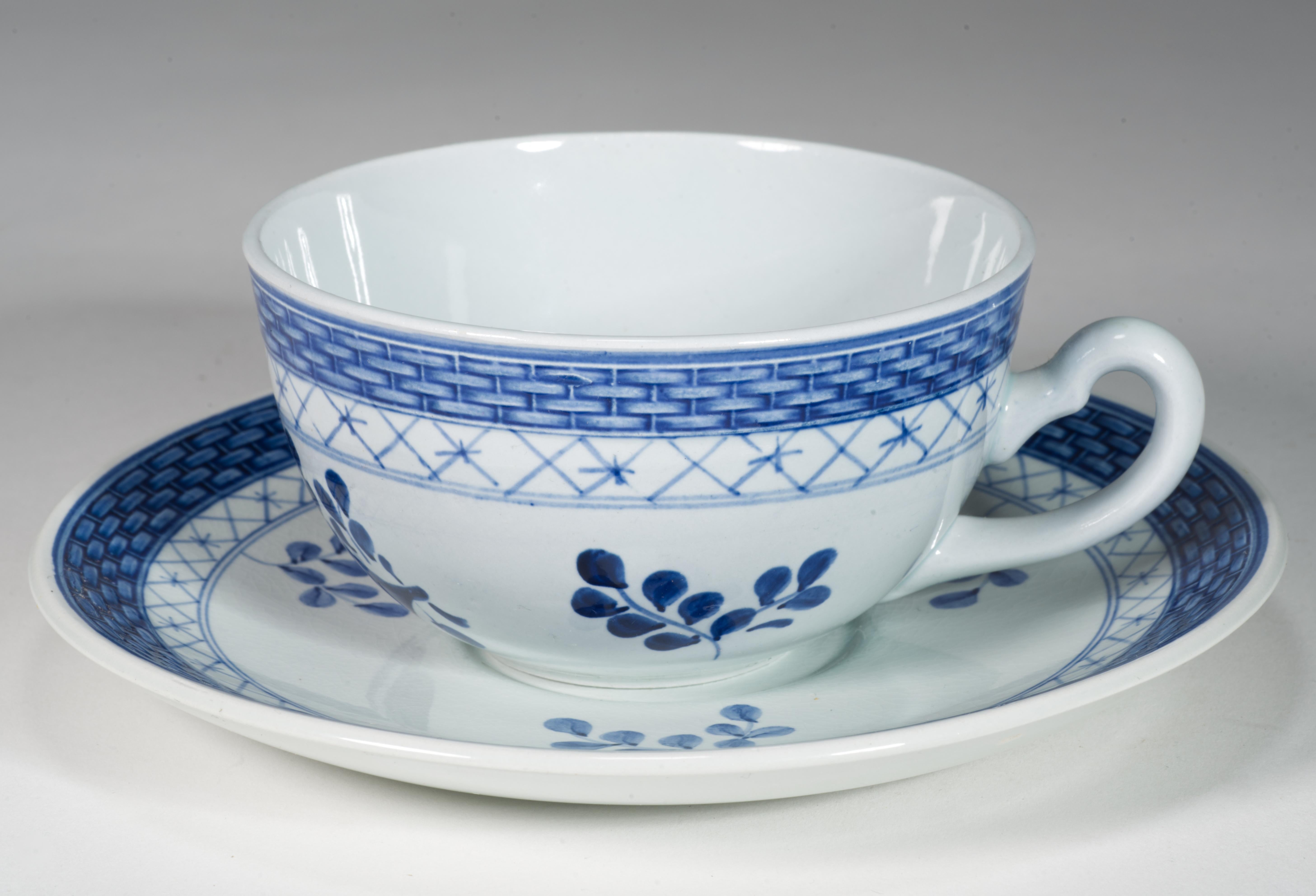 Danish Aluminia Royal Copenhagen Set of 5 Tranquebar Cups and Saucers, 1914-1969 For Sale
