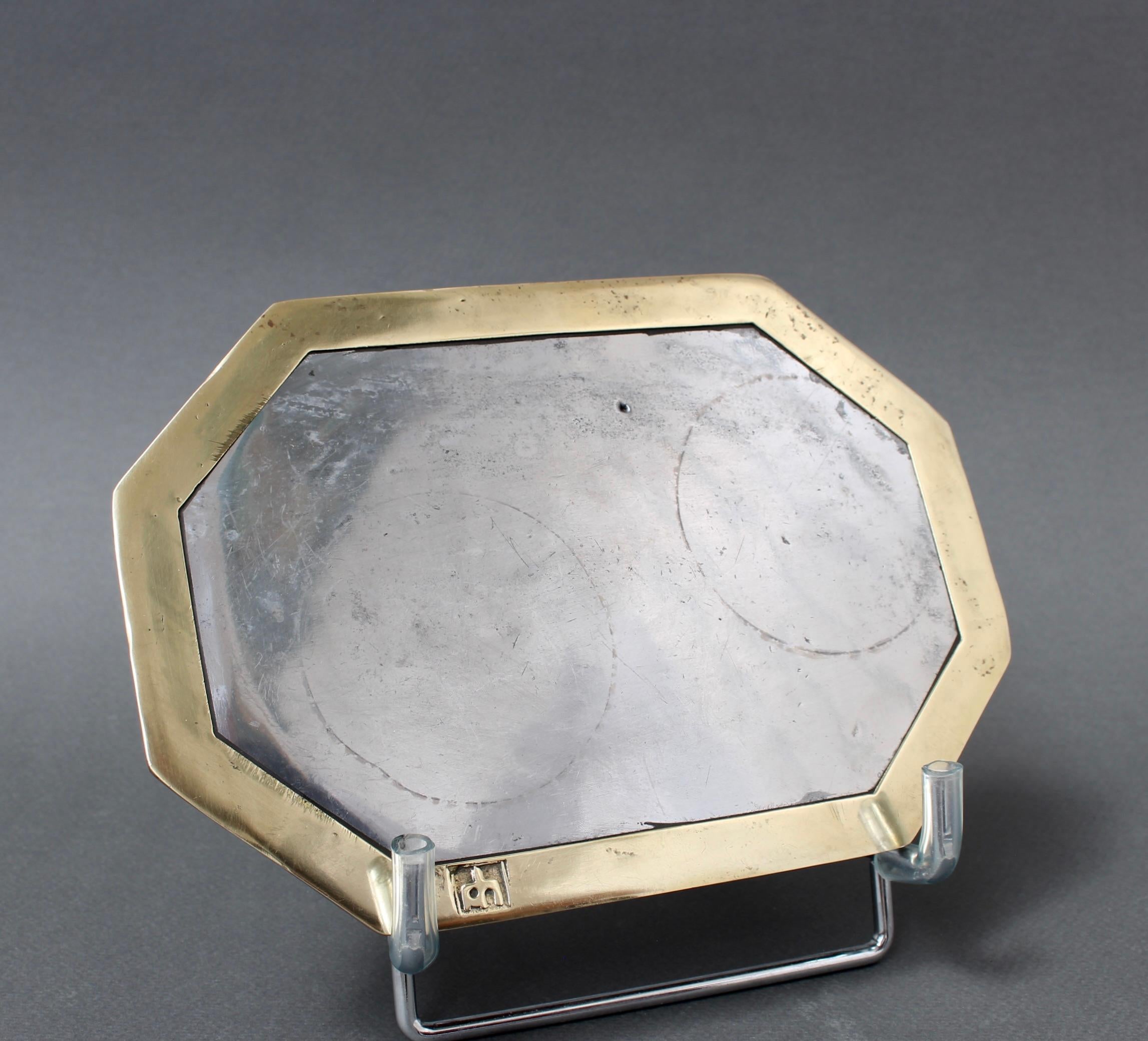 Bandeja octogonal de aluminio y latón de David Marshall (años 80) - Pequeña en venta 6