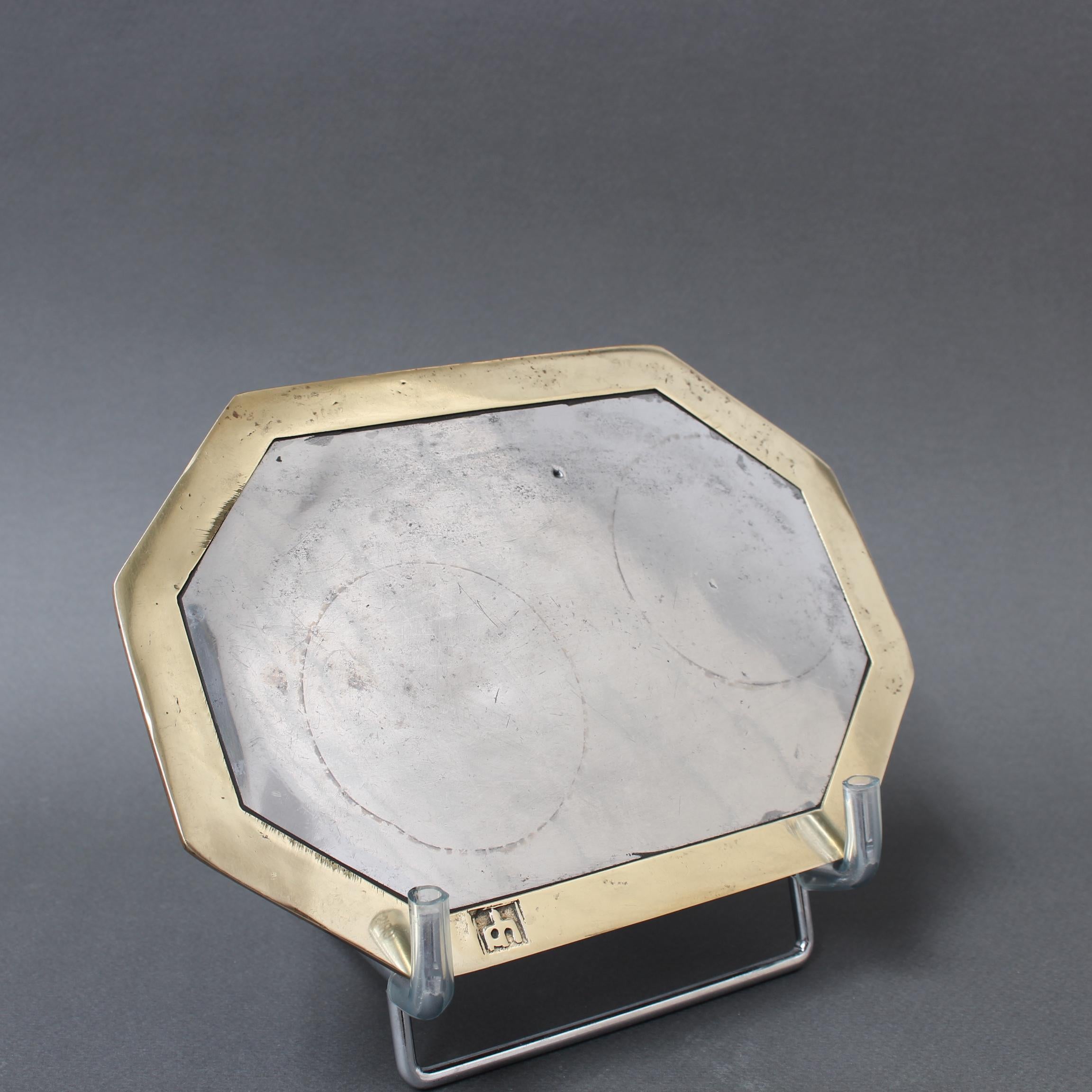 Bandeja octogonal de aluminio y latón de David Marshall (años 80) - Pequeña Español en venta