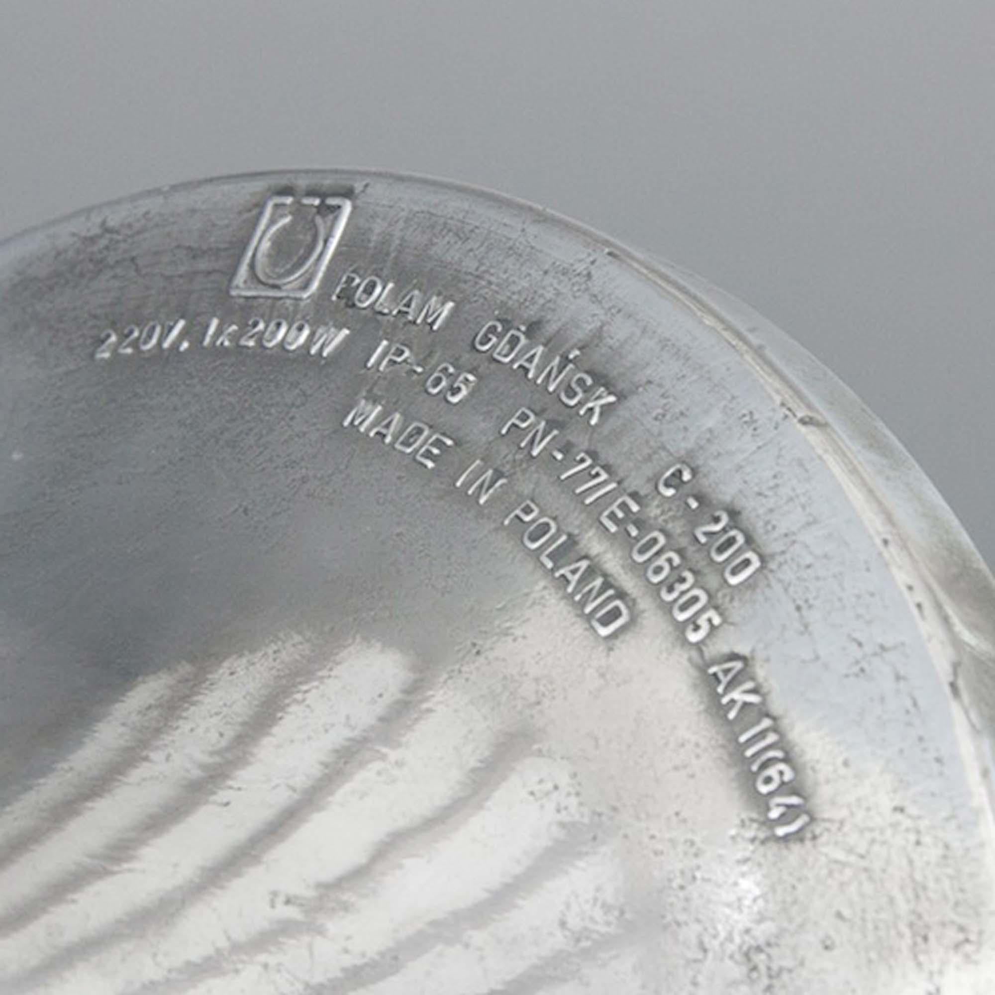 XX secolo Lampada a sospensione industriale in alluminio e vetro prismatico di Polam in vendita