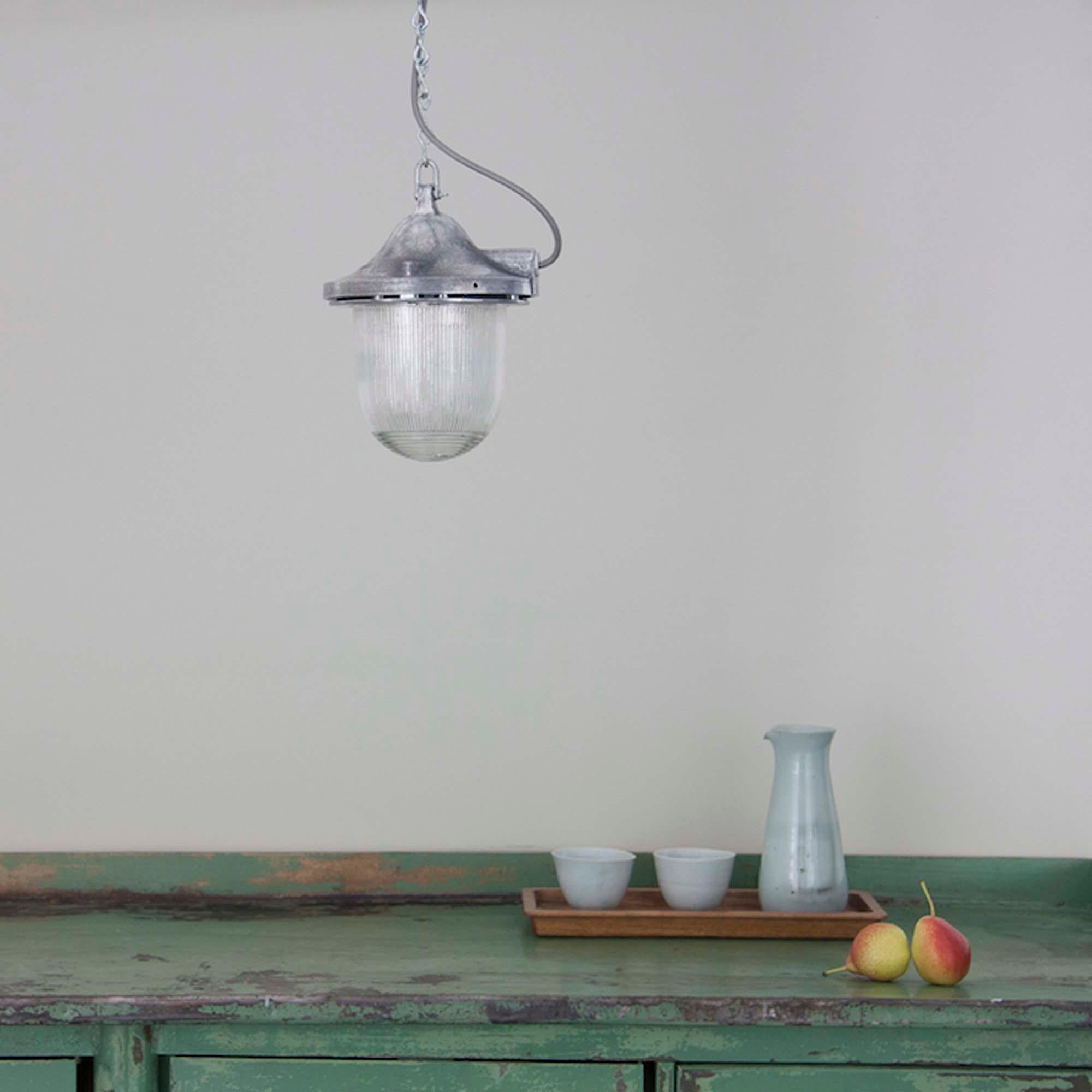 Vetro Lampada a sospensione industriale in alluminio e vetro prismatico di Polam in vendita