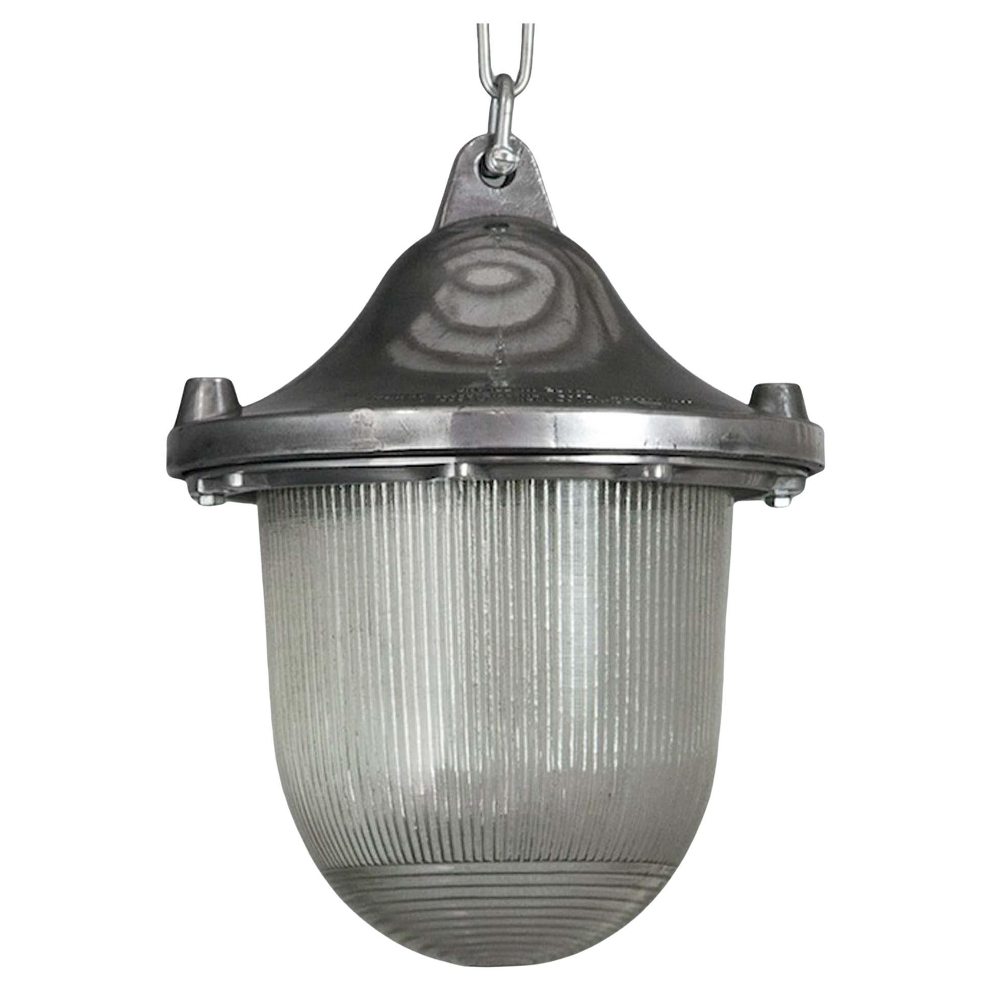 Lampada a sospensione industriale in alluminio e vetro prismatico di Polam in vendita