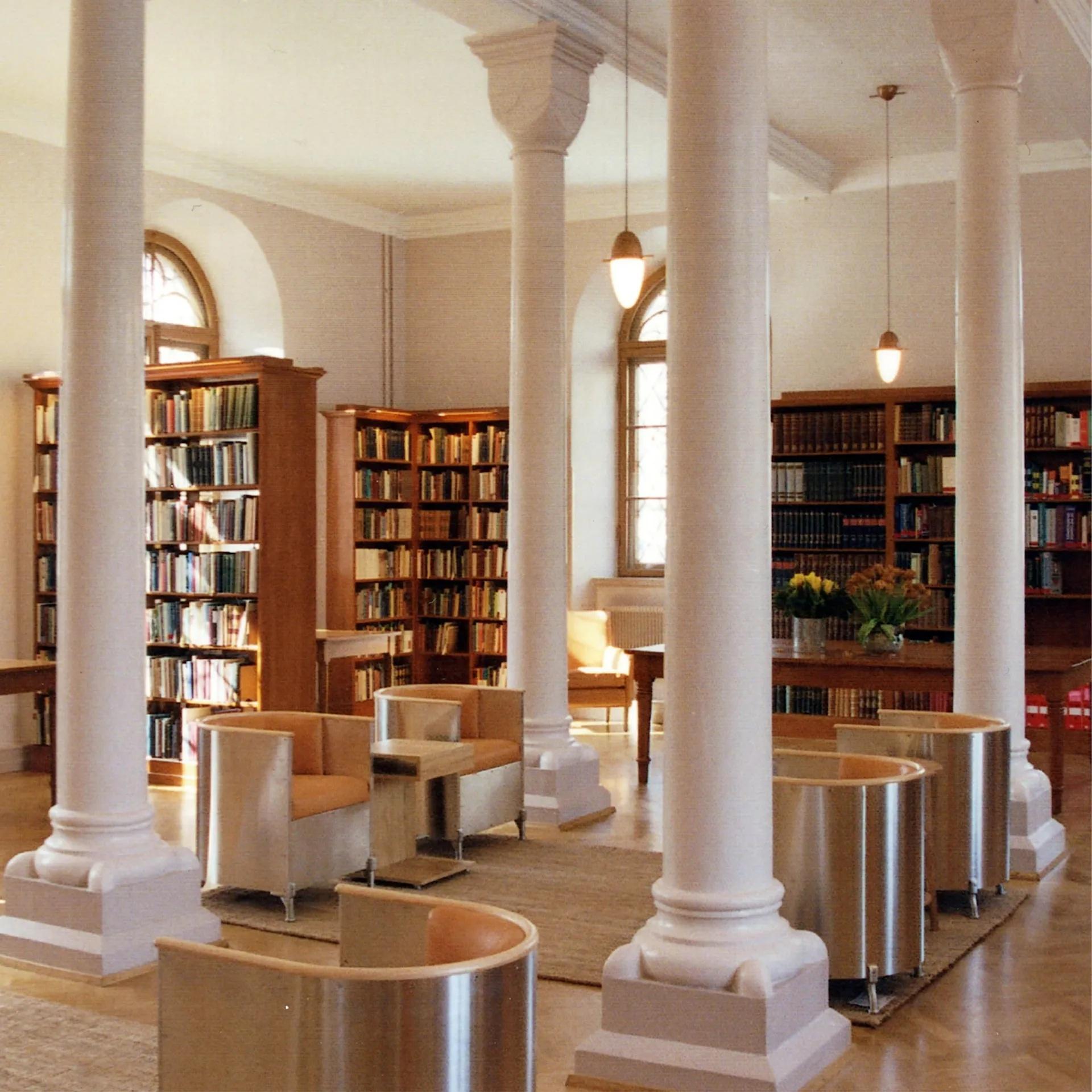 Poltrona in alluminio spazzolato opaco o lucidato con opzioni in pelle in vendita 4