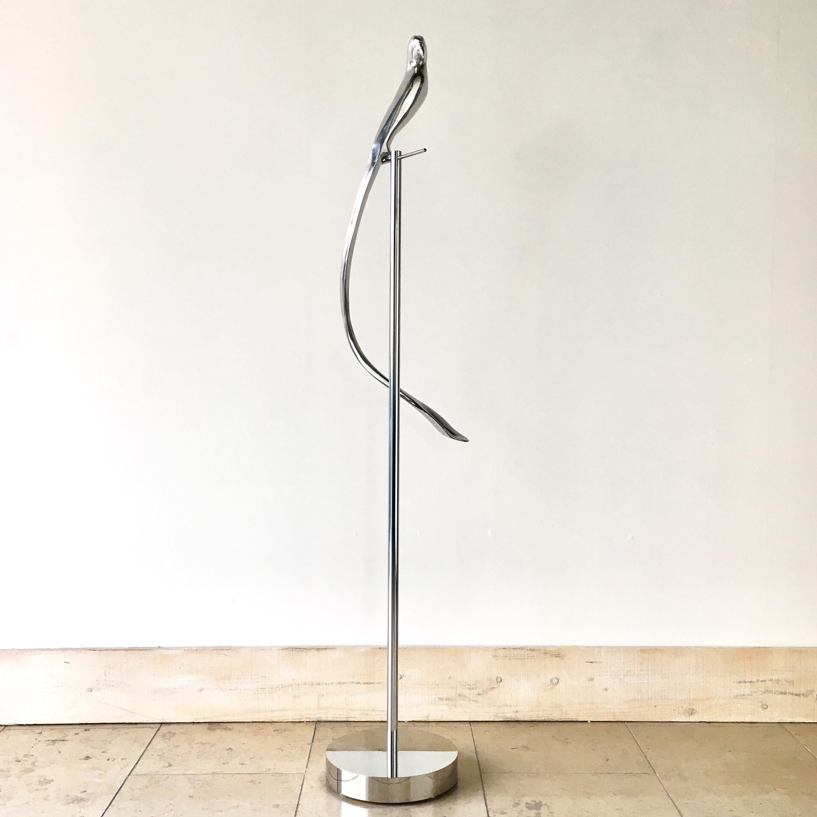 Tall aluminium bird floor sculpture attributed to Curtis Jere, 1970s

Curtis Jeré is the collaboration of two metal sculptors Jerry Fels and Curtis Freiler who founded the company Artisan House in the USA in 1963. These two brother in laws worked