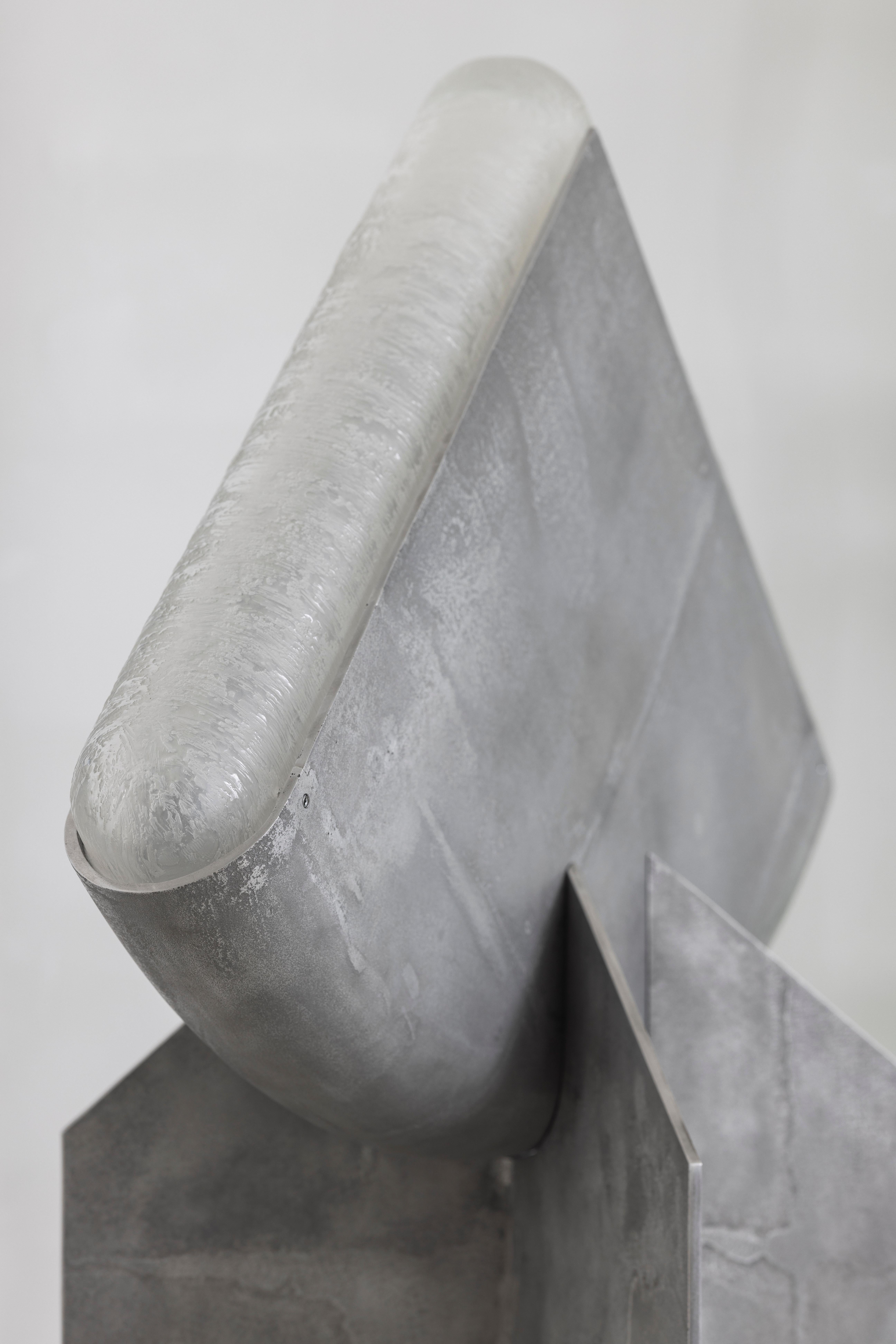 XXI secolo e contemporaneo Lampada da terra architettonica in alluminio grigio BB in vendita
