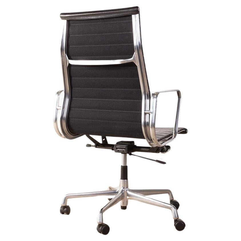 Enchanting Eames Soft Pad Office Chair - Low Back Comfort - Luxe