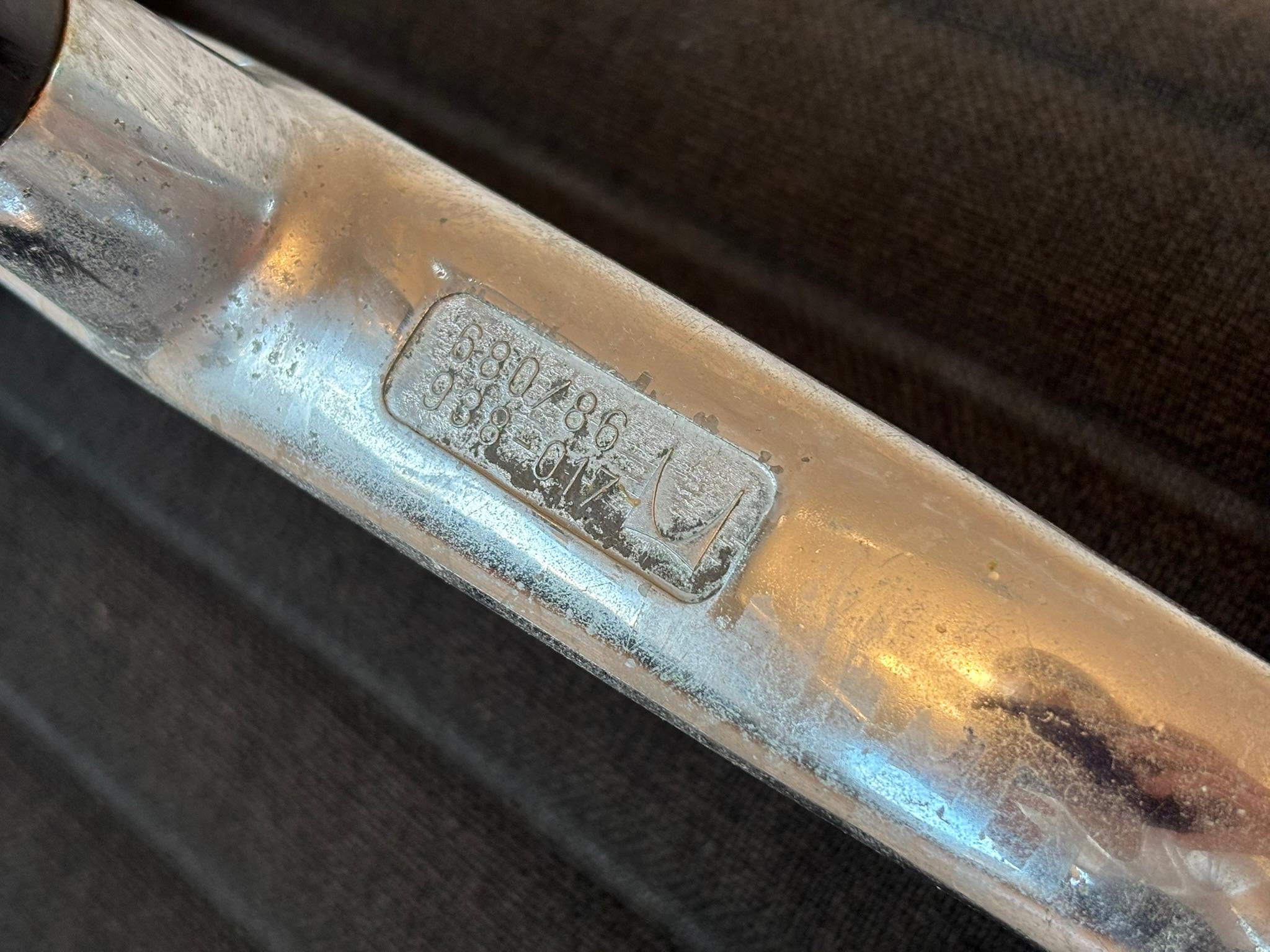 Model EA 105 Aluminium Chairs by Eames for Herman Miller, 1970s For Sale 9