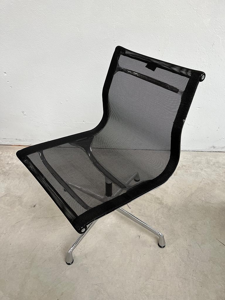 Aluminium Chair EA107 by Charles and Ray Eames For Sale 2