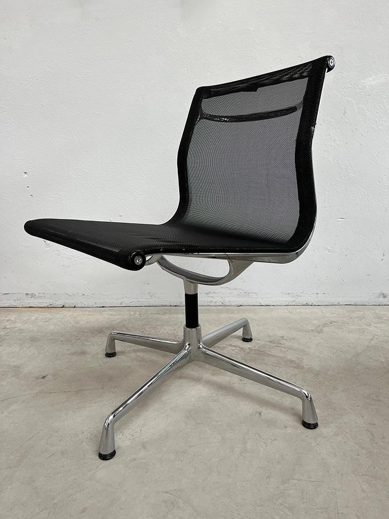 Aluminium Chair EA107 by Charles and Ray Eames For Sale 3