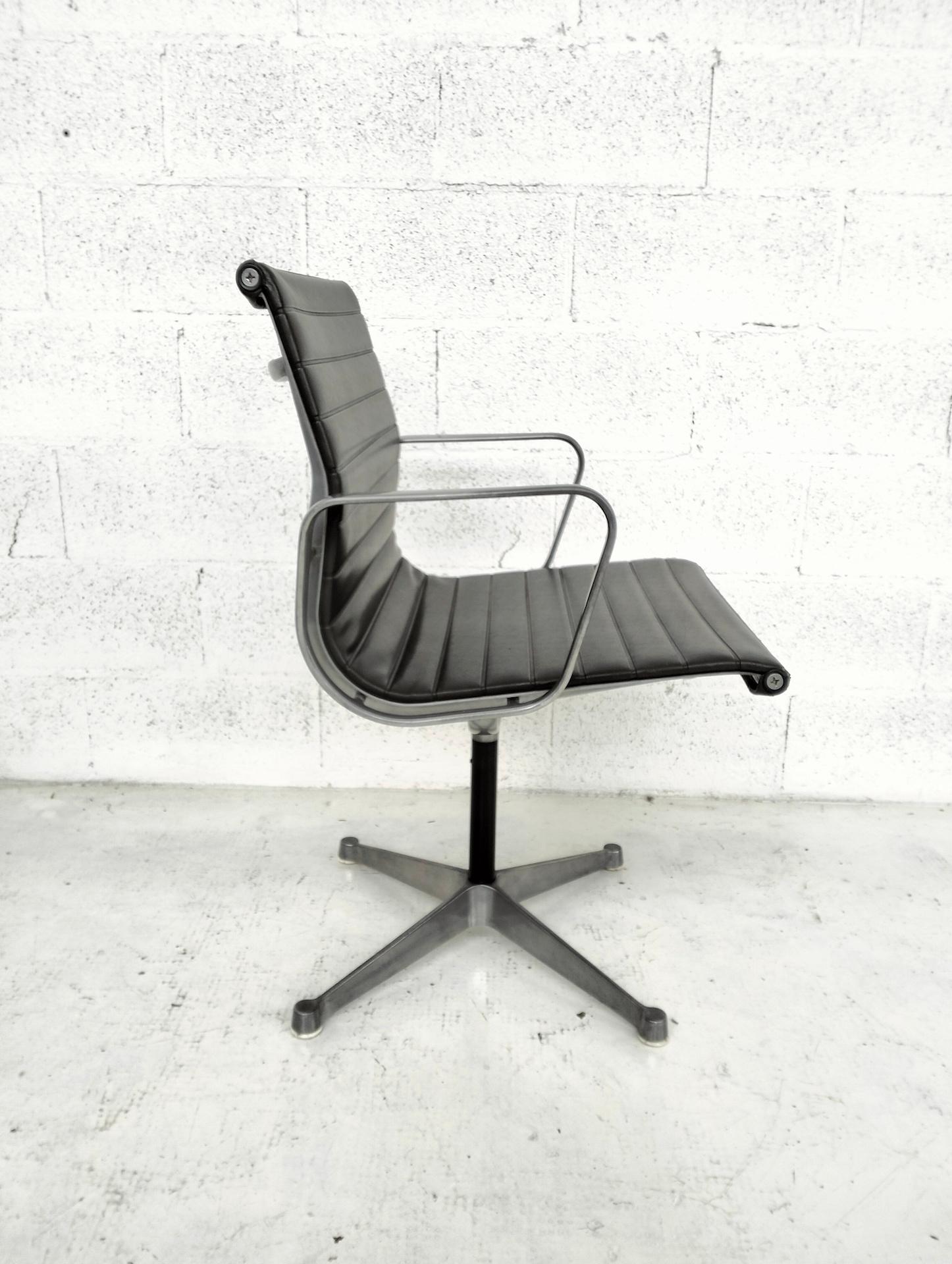 Aluminium Chair EA108 by Charles and Ray Eames  for Herman Miller - 60s For Sale 8