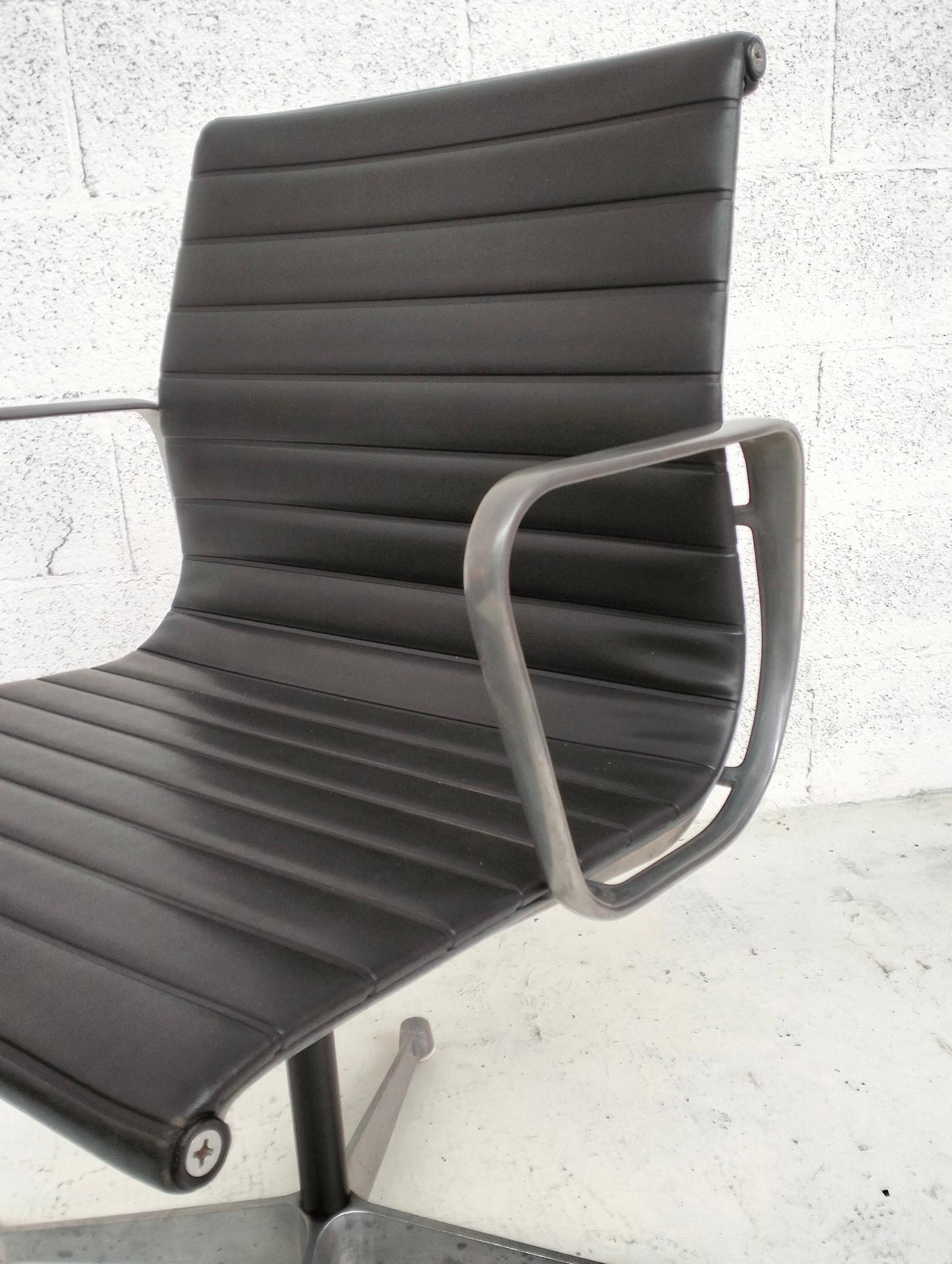 Mid-20th Century Aluminium Chair EA108 by Charles and Ray Eames  for Herman Miller - 60s For Sale