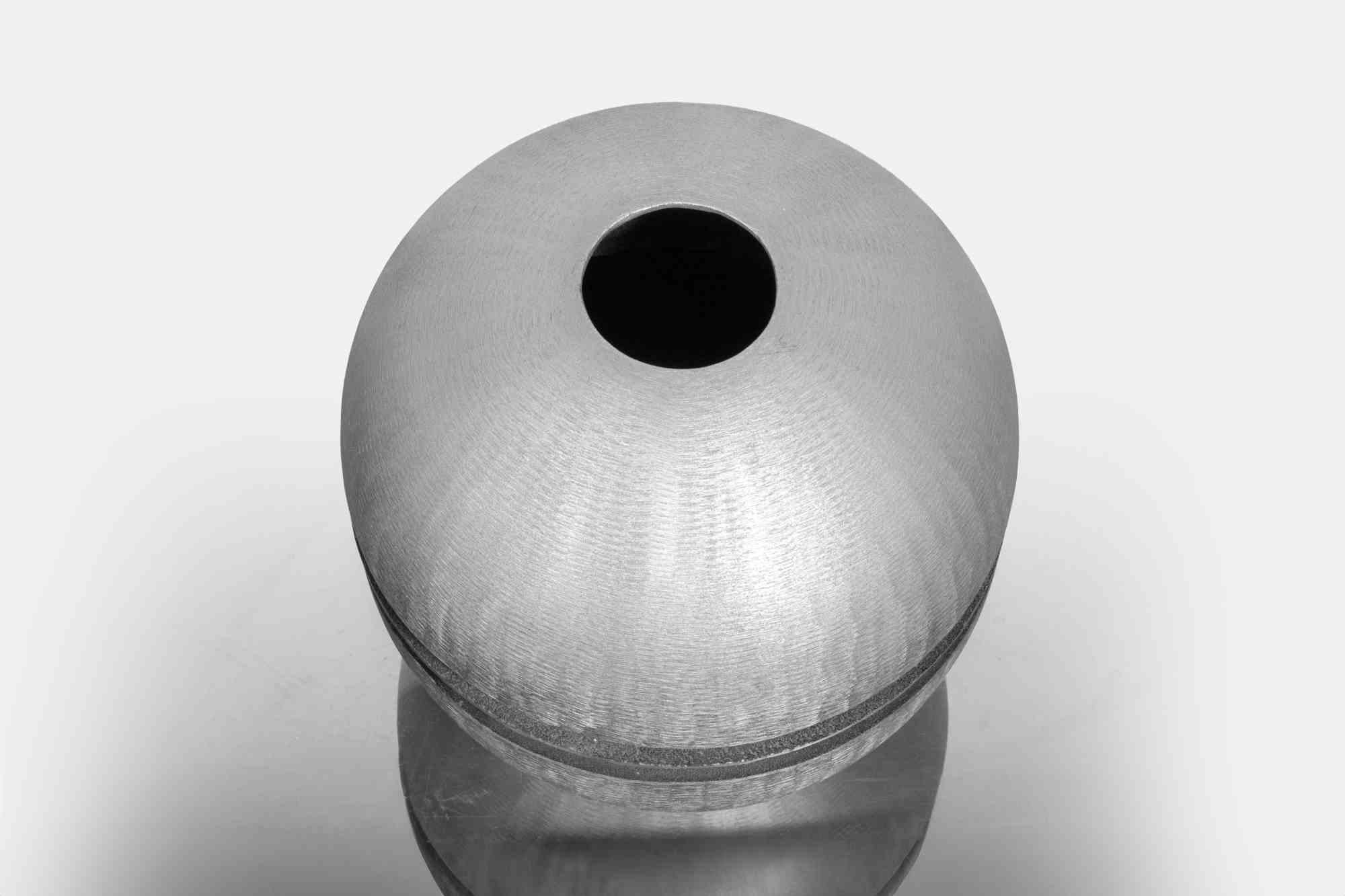 Vase aus Aluminiumdruckguss und Gravur, 1970er Jahre im Angebot 1