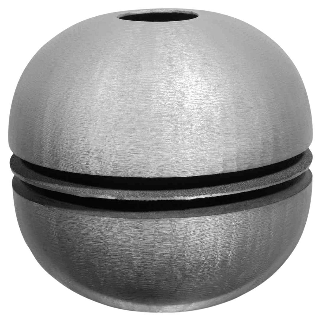 Vase aus Aluminiumdruckguss und Gravur, 1970er Jahre im Angebot