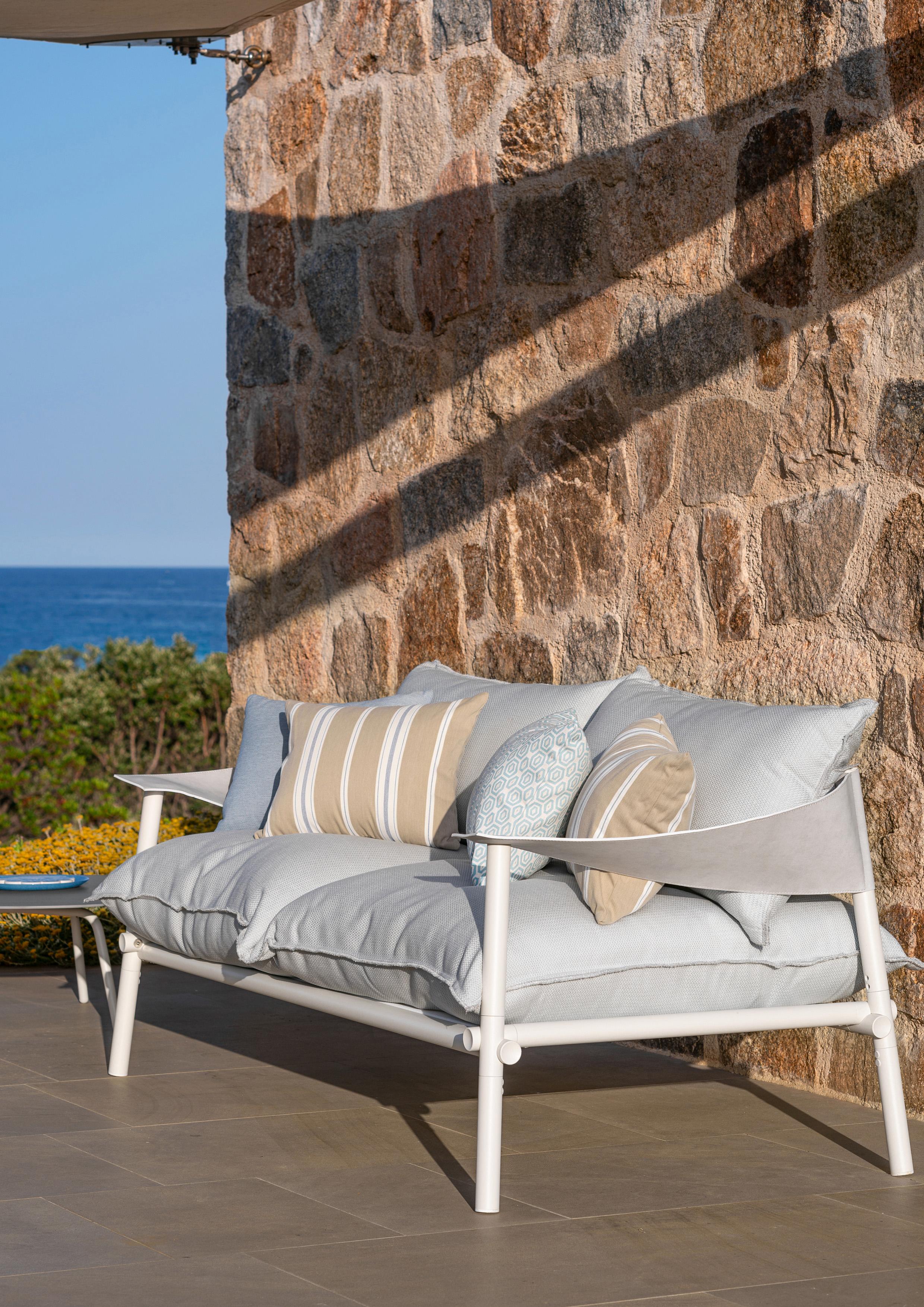Aluminium and Eco-Leather EMU Terramare Two-Seat Sofa In New Condition For Sale In Marsciano, IT