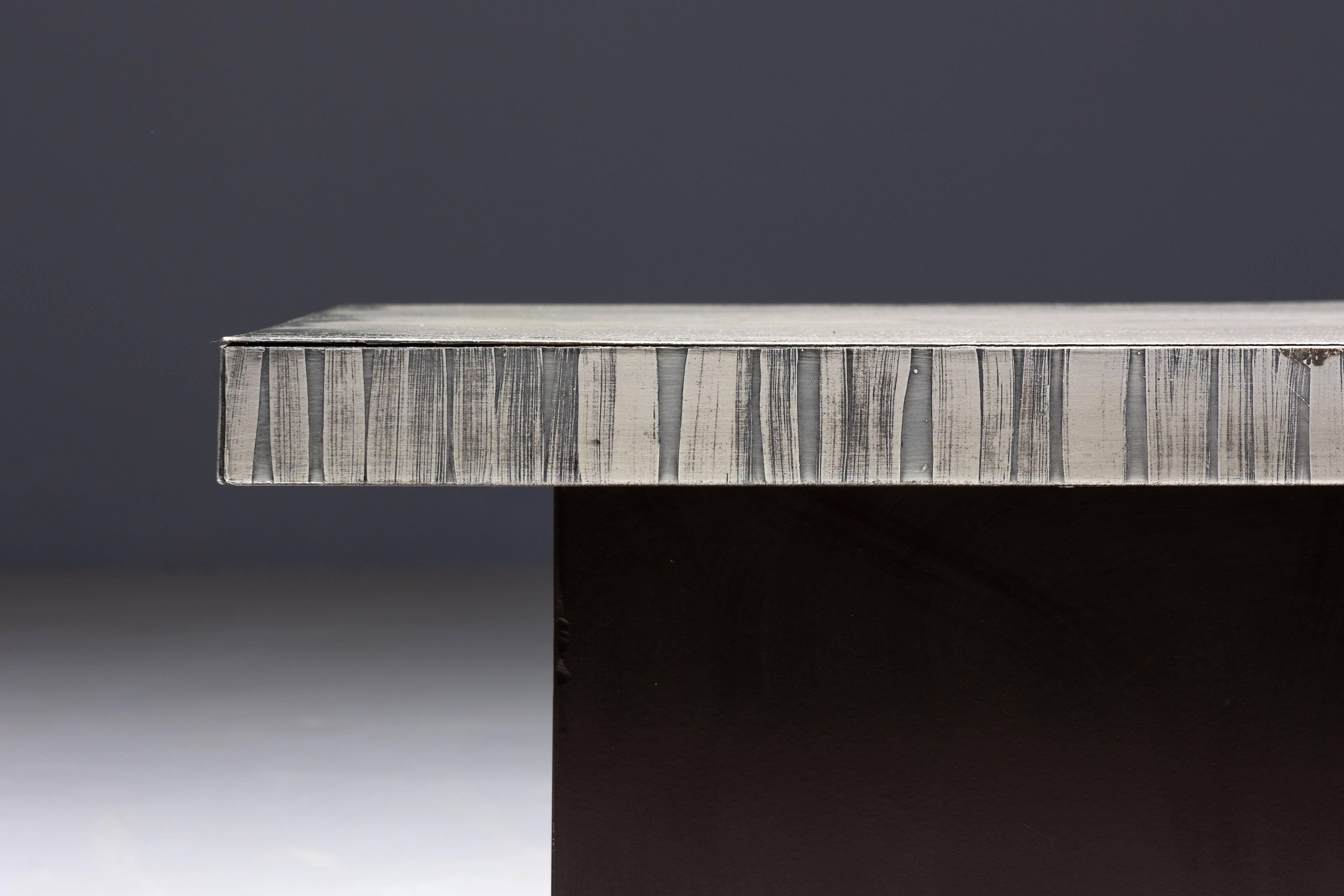 Table basse en aluminium gravé par Marc D'Haenens, Belgique, années 1970 en vente 1