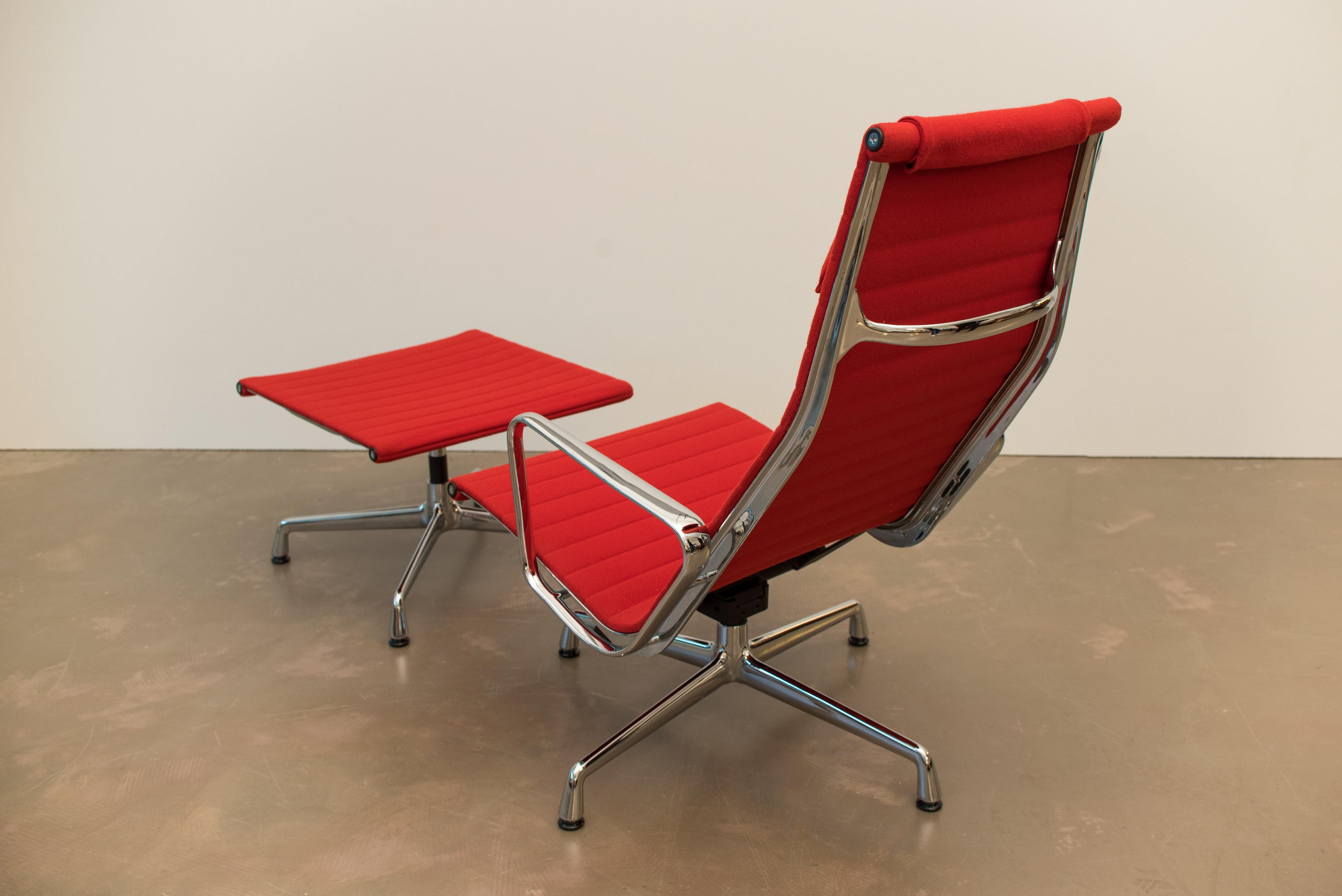 Mid-Century Modern Aluminium Swivel Chair EA 124 with Ottoman by Charles & Ray Eames, Vitra, 1960s