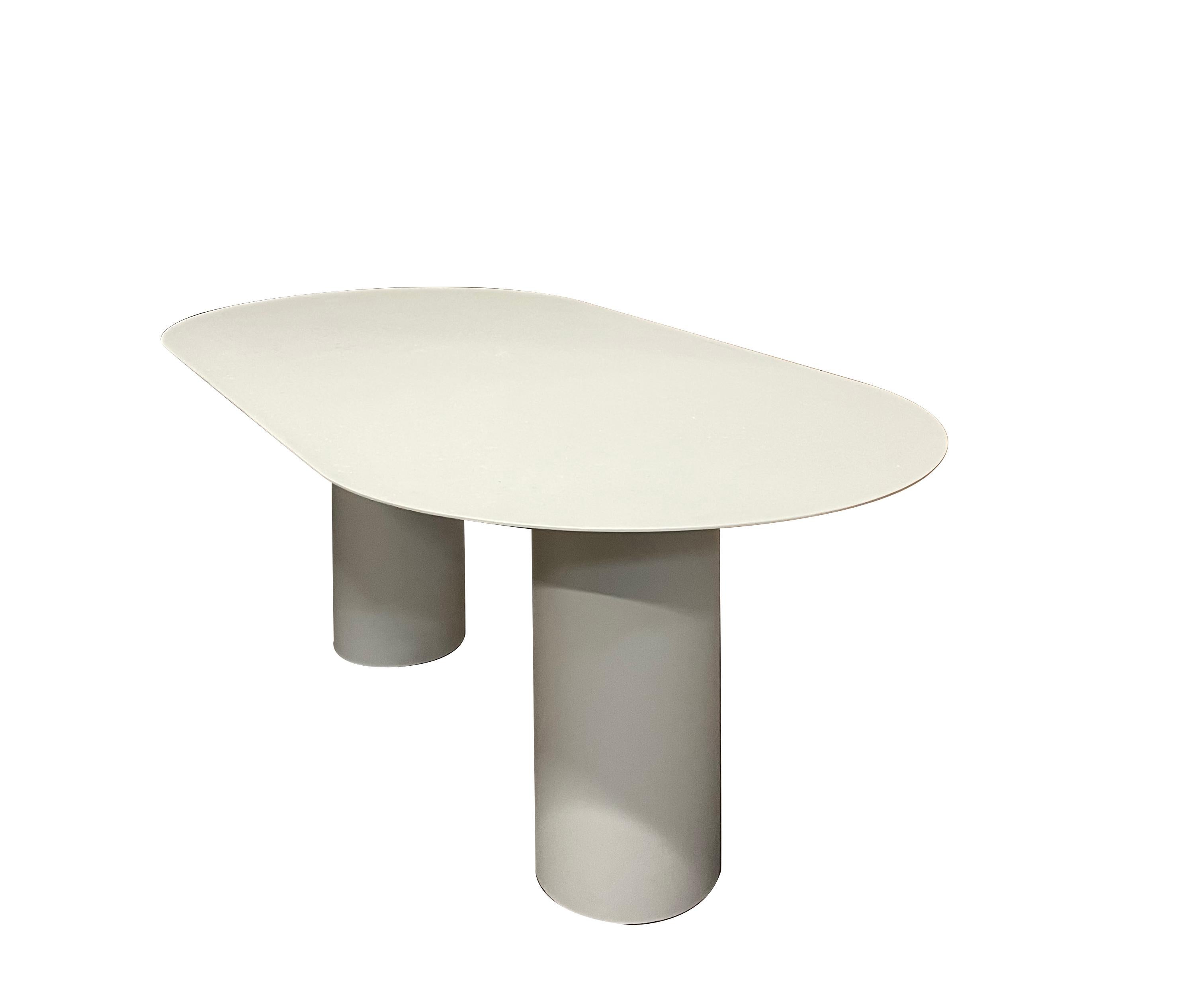 Aluminium table signed by Chanel Kapitanj
Materials: Aluminium, stainless steel feet, RAL
Dimensions: L 300 x W 100 x H 75 cm

   

Born in Liège in 1992, Chanel Kapitanj studied Industrial Design in Belgium. Her fascination to metallic