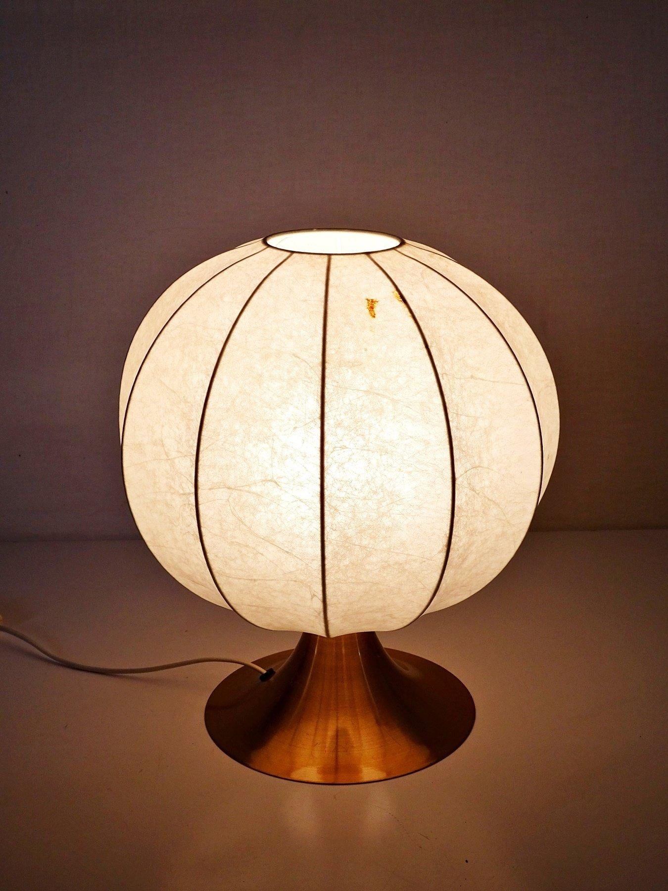 Aluminium table lamp from circa 1960 with two original coccons shades For Sale 4