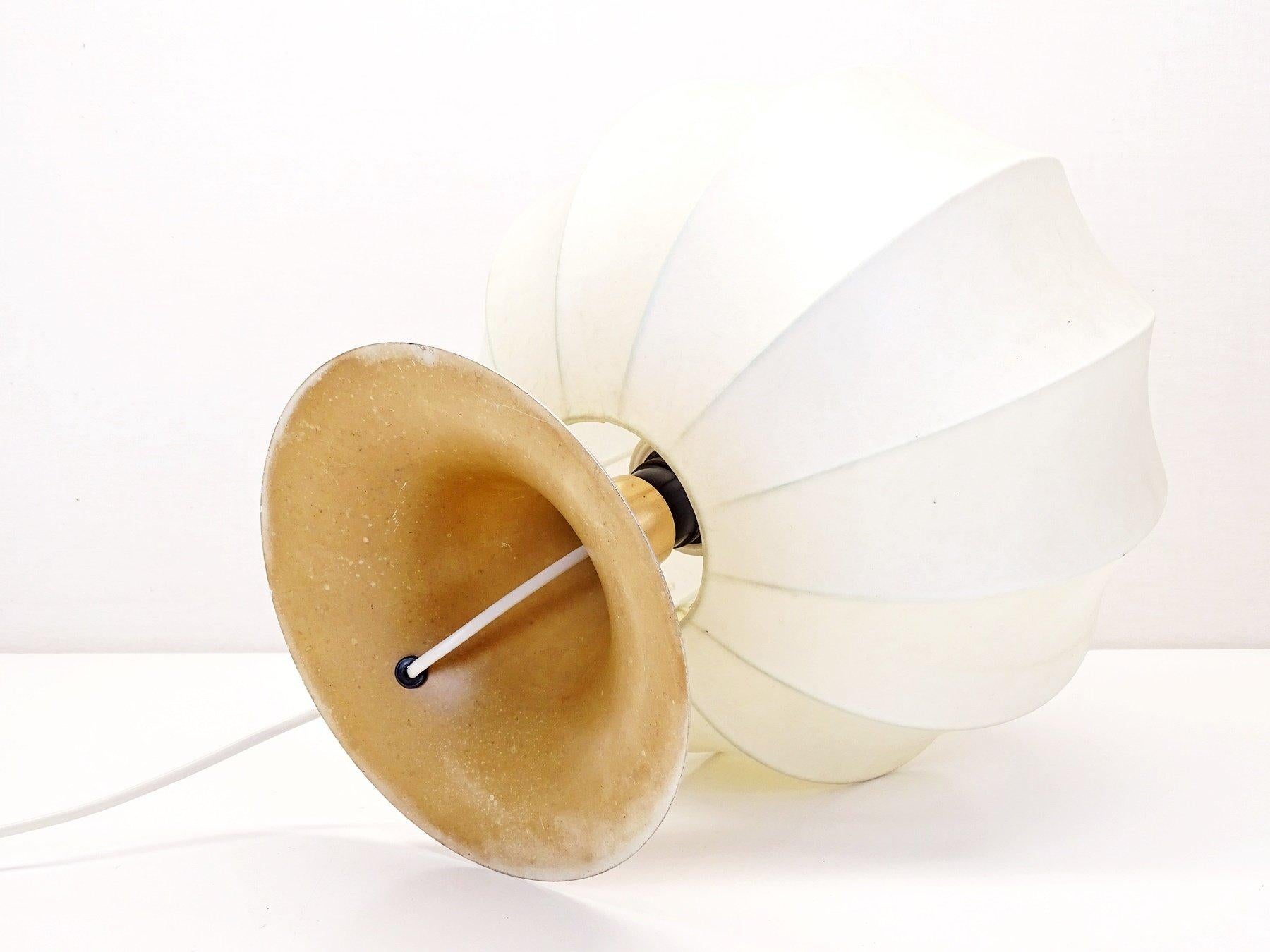 Aluminium table lamp from circa 1960 with two original coccons shades For Sale 8