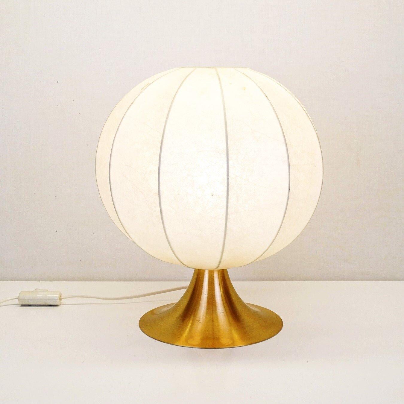 Aluminium table lamp from circa 1960 with two original coccons shades For Sale 1