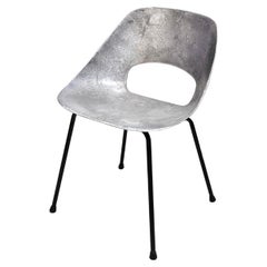 Chaise « Tulipe » en aluminium, Pierre Guariche